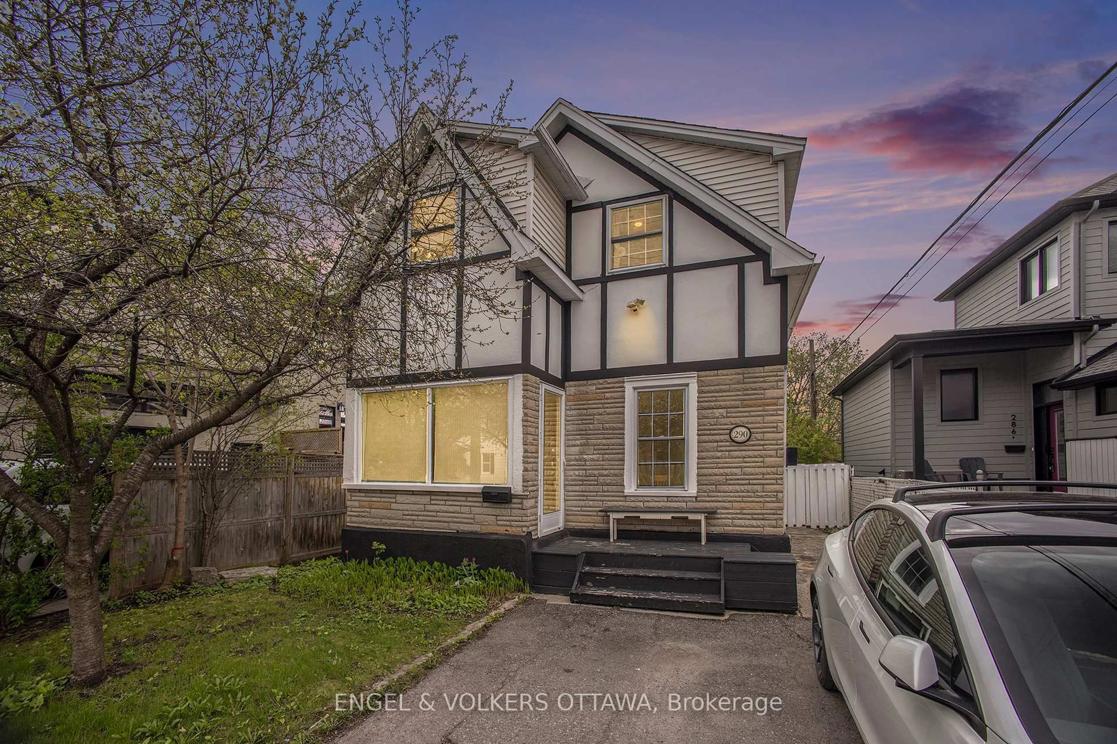 Unknown for 290 Carleton Ave, Ottawa Ontario K1Y 0J6