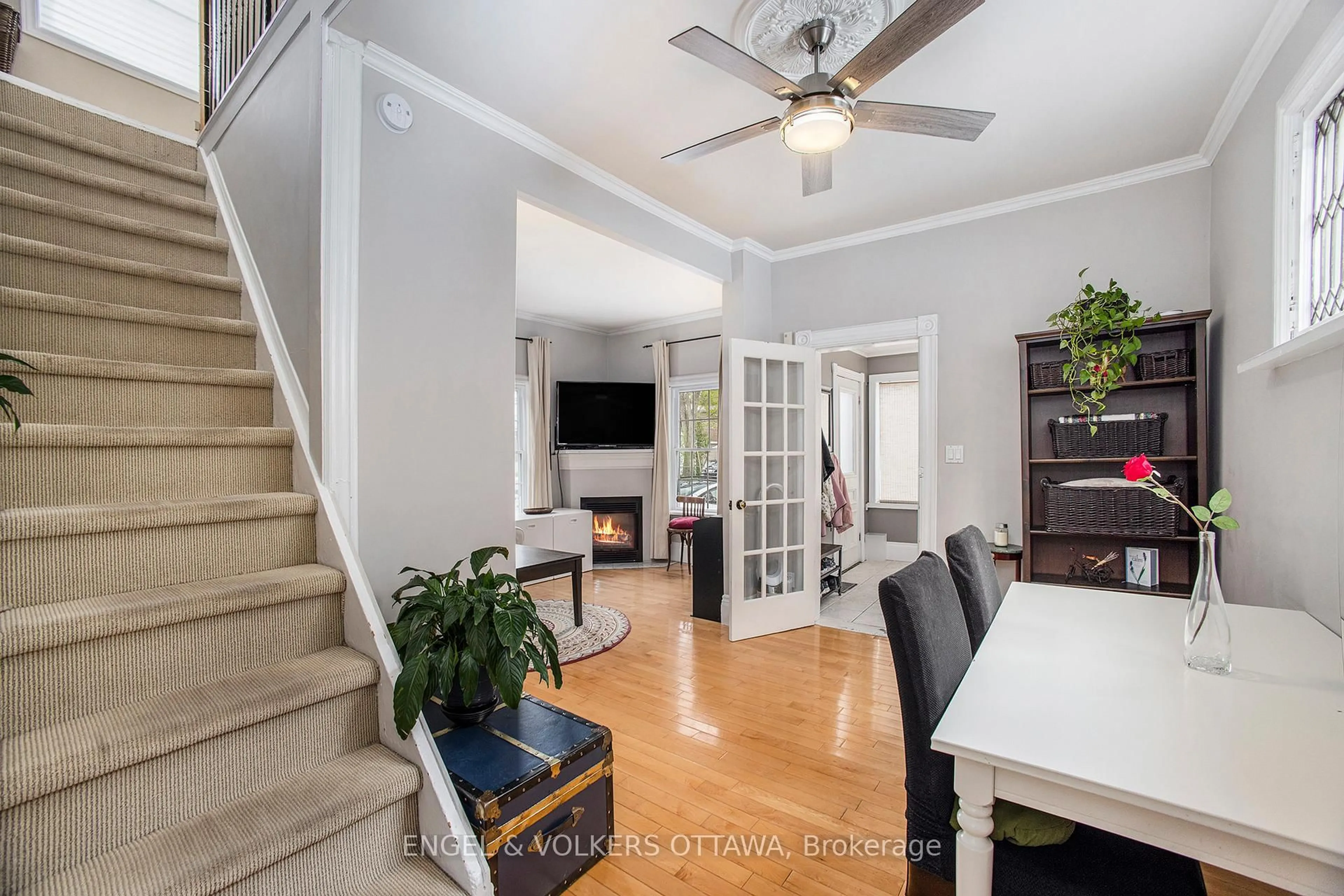 Living room with furniture, unknown for 290 Carleton Ave, Ottawa Ontario K1Y 0J6