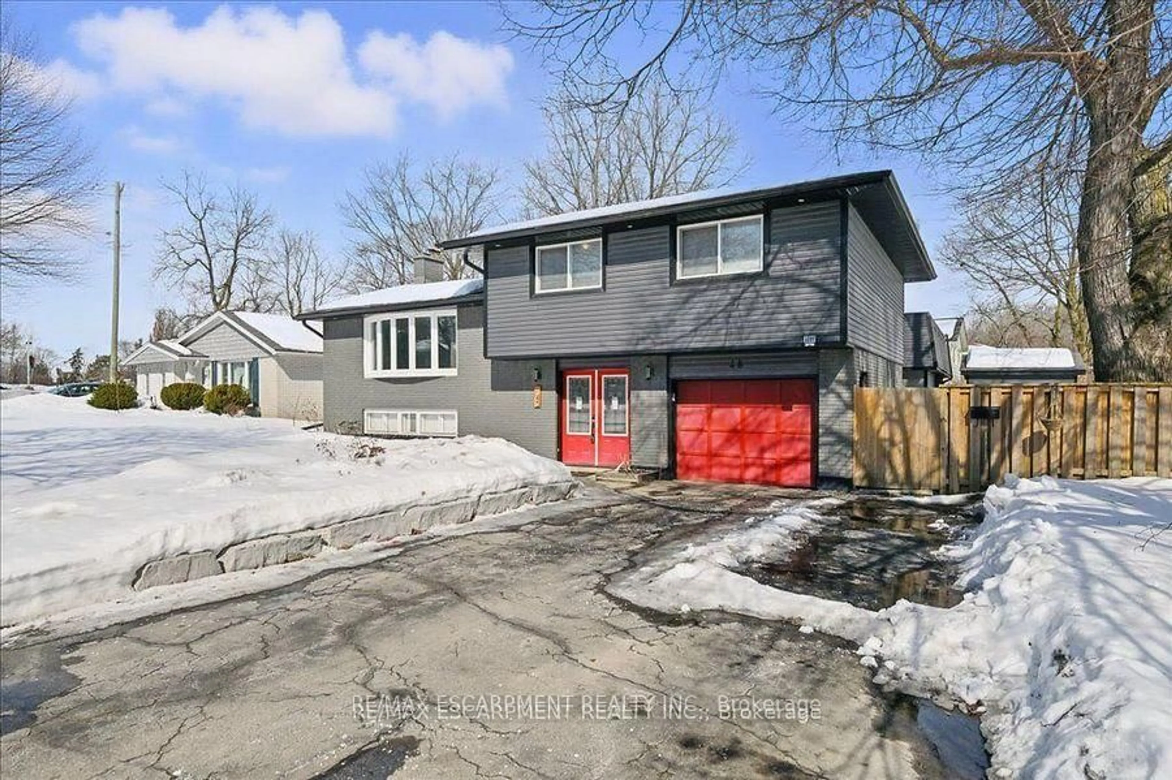 Home with brick exterior material, street for 40 Terrystone Walk, Waterloo Ontario N2J 2G4