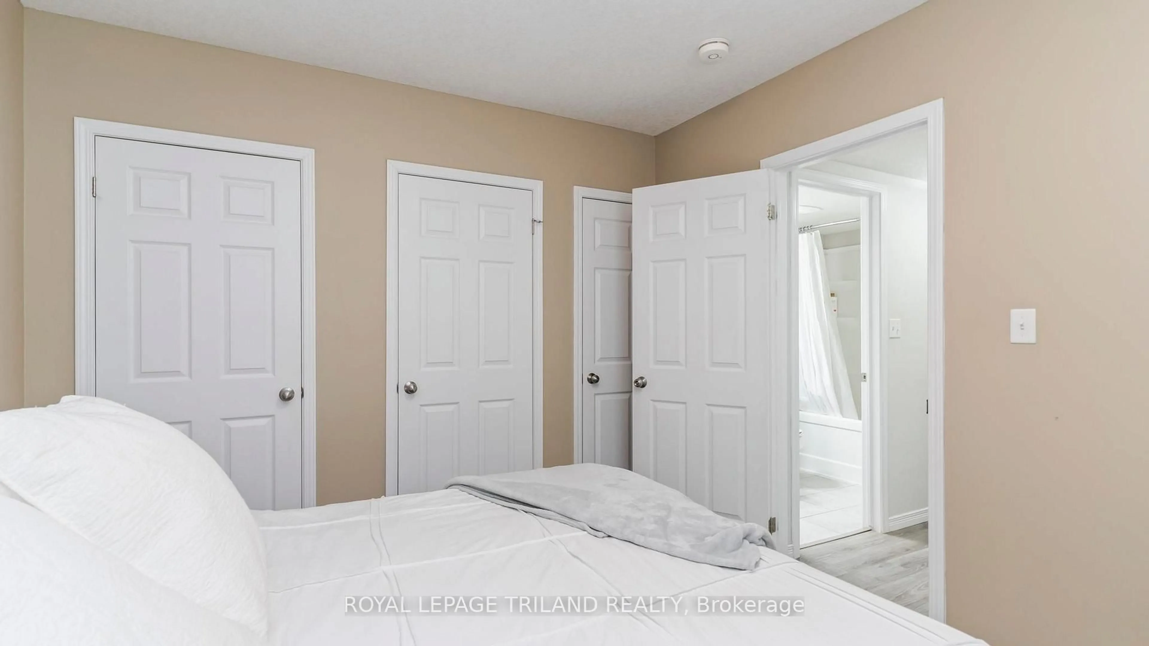 Unknown for 3200 SINGLETON Ave #74, London South Ontario N6L 0C7