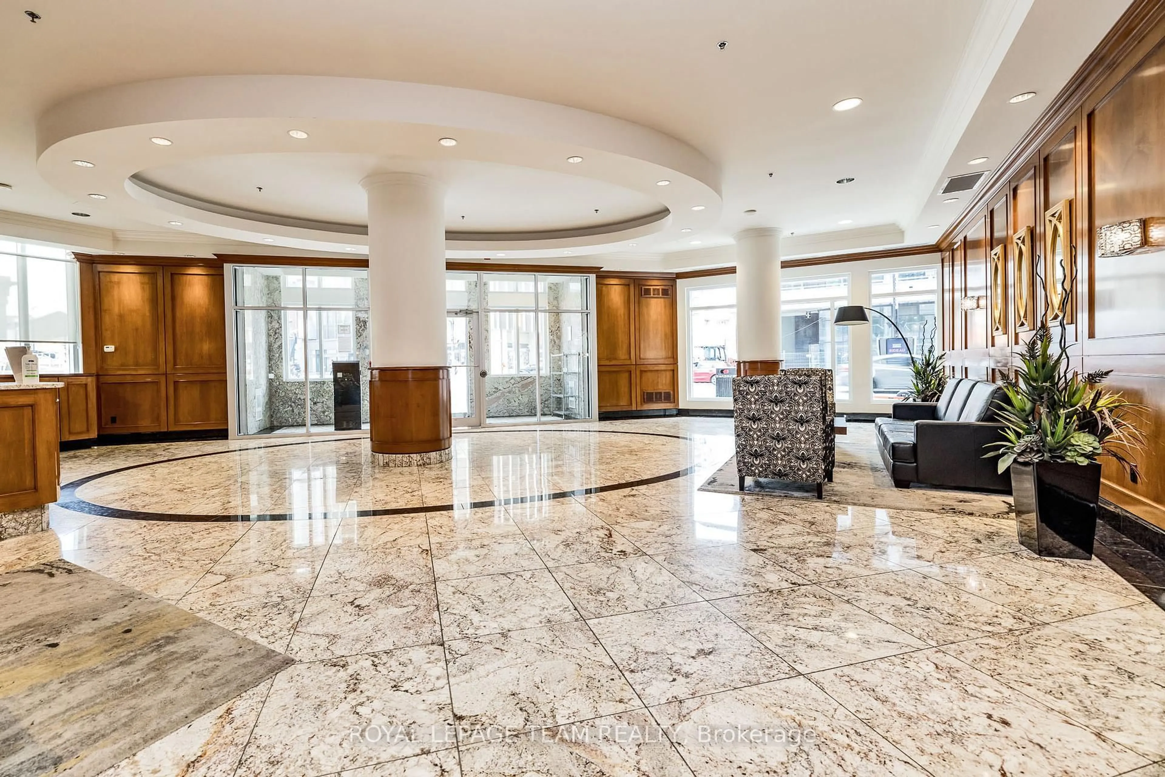 Lobby for 242 Rideau St #1809, Ottawa Ontario K1N 0B7