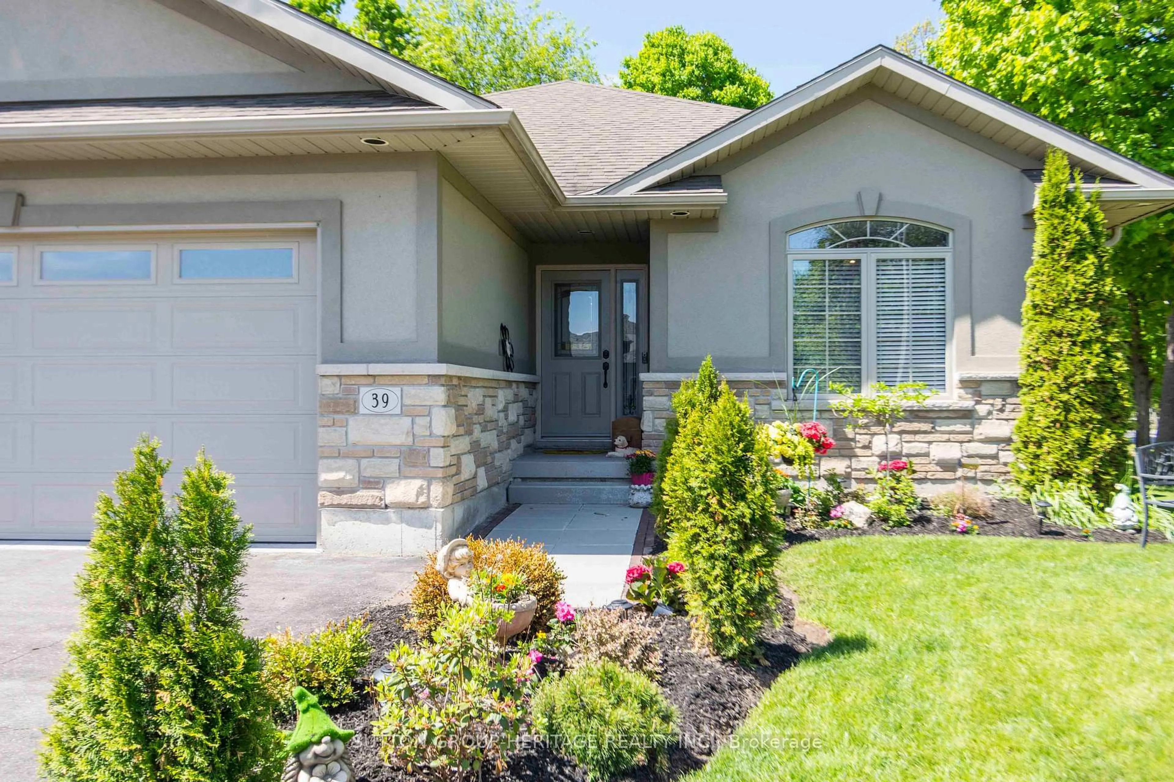 Home with brick exterior material, street for 39 Lakewood Cres, Ingleside Ontario K8V 5P4