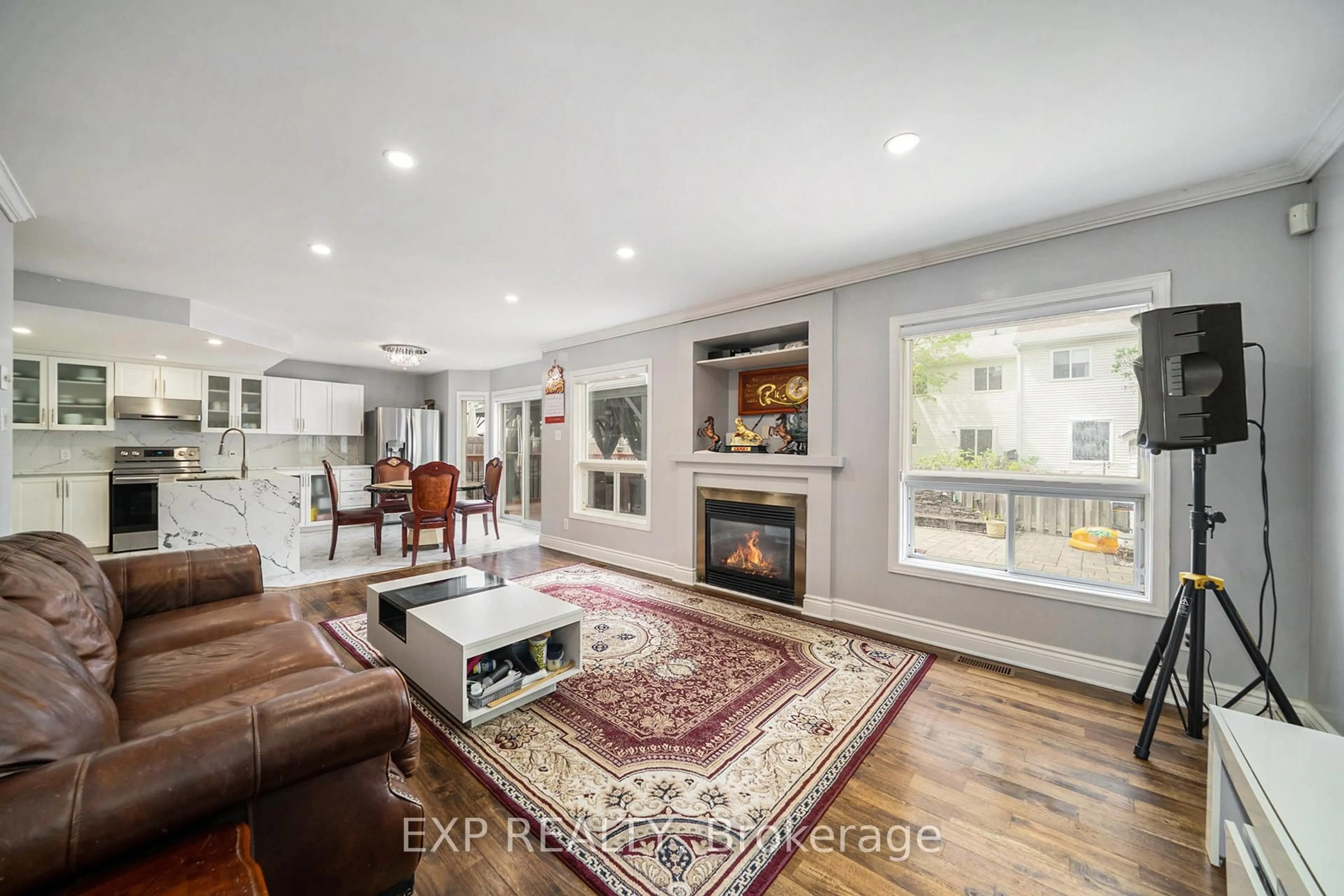 Living room with furniture, unknown for 340 Stoneway Dr, Ottawa Ontario K2G 6B8