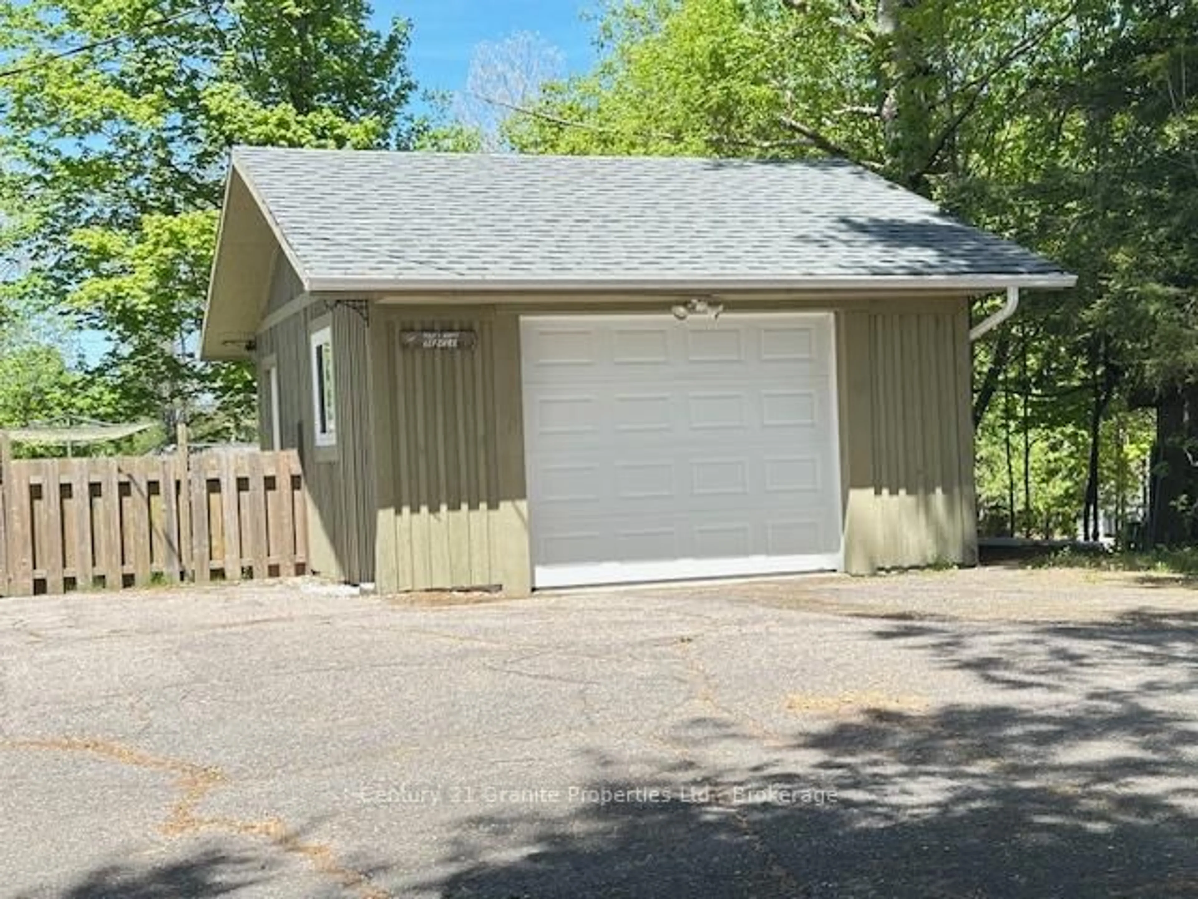 Indoor garage for 45 Isabella St, Parry Sound Ontario P2A 1M4