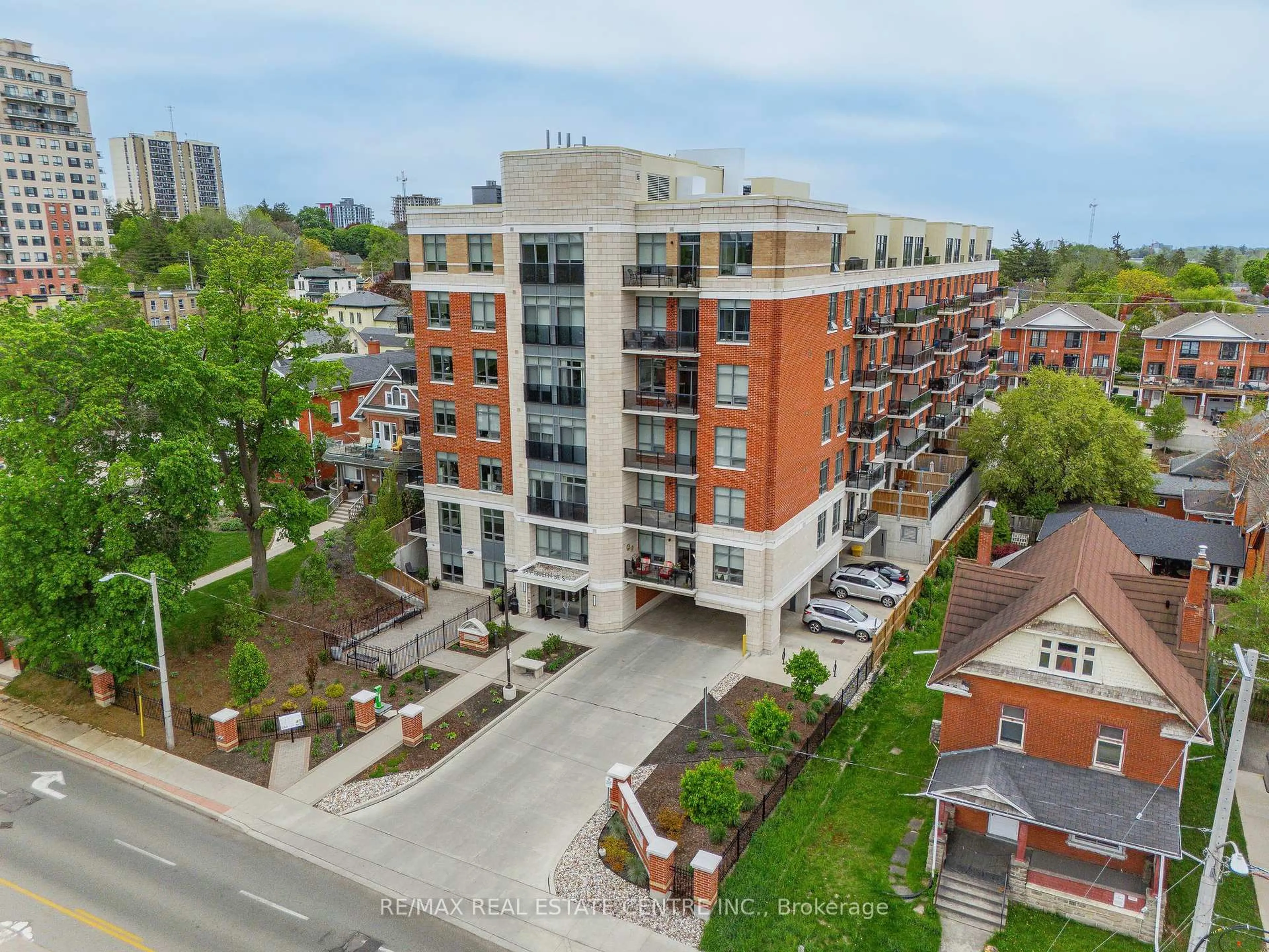 A pic from outside/outdoor area/front of a property/back of a property/a pic from drone, city buildings view from balcony for 399 QUEEN St #202, Kitchener Ontario N2G 0C4