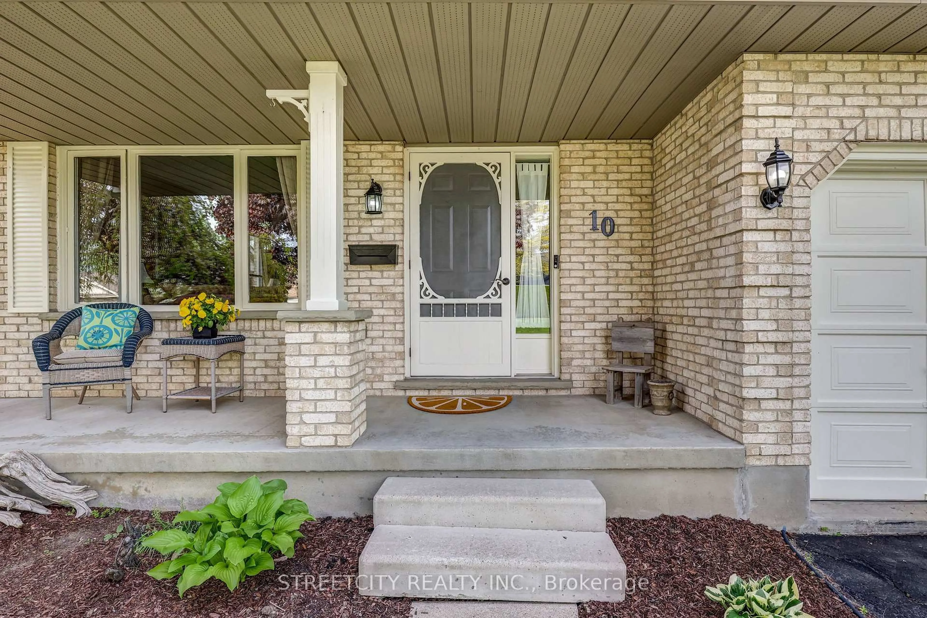 Unknown for 10 Timberlane Cres, St. Thomas Ontario N5P 4G9