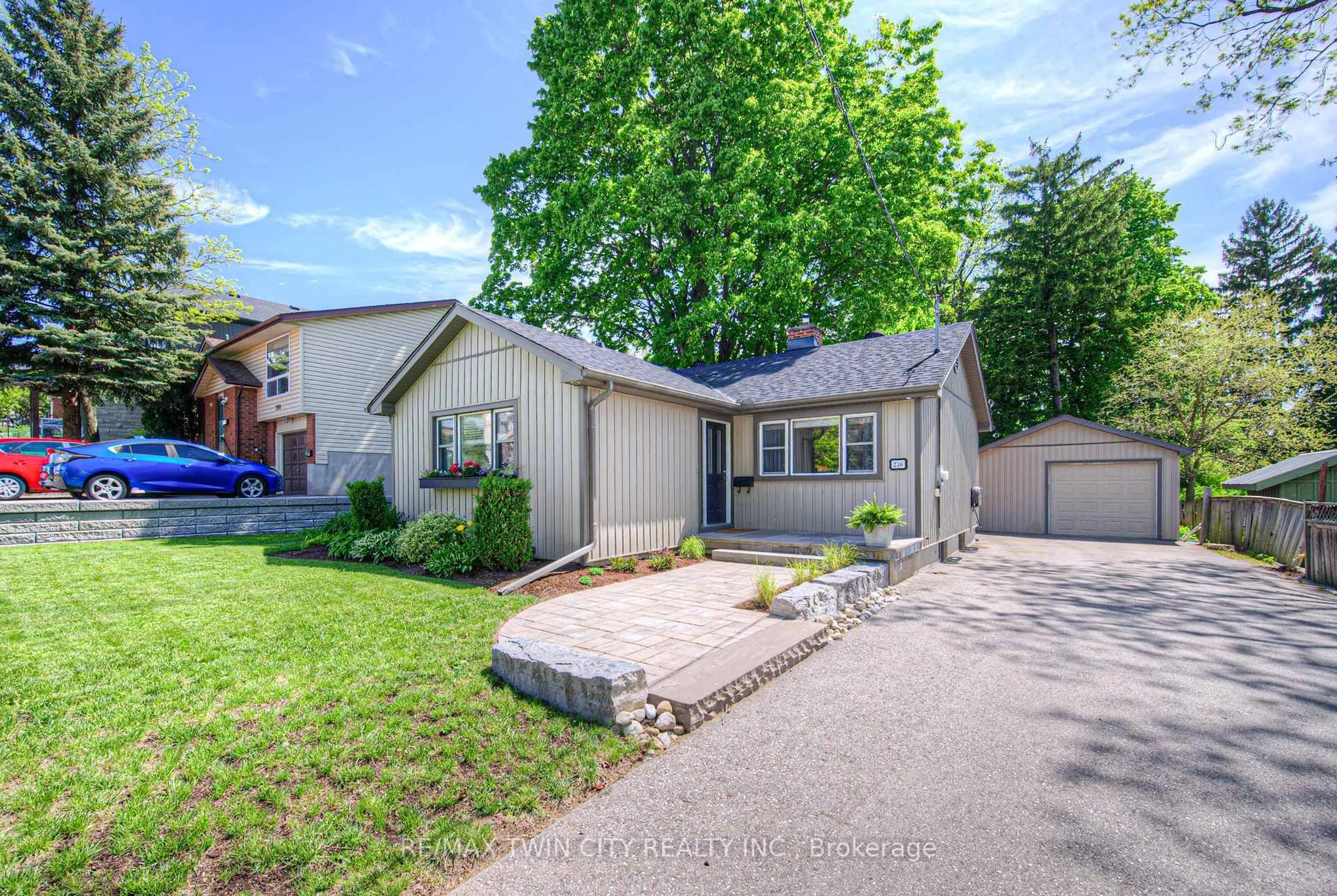 Home with vinyl exterior material, street for 236 Hewat St, Cambridge Ontario N3H 4H3