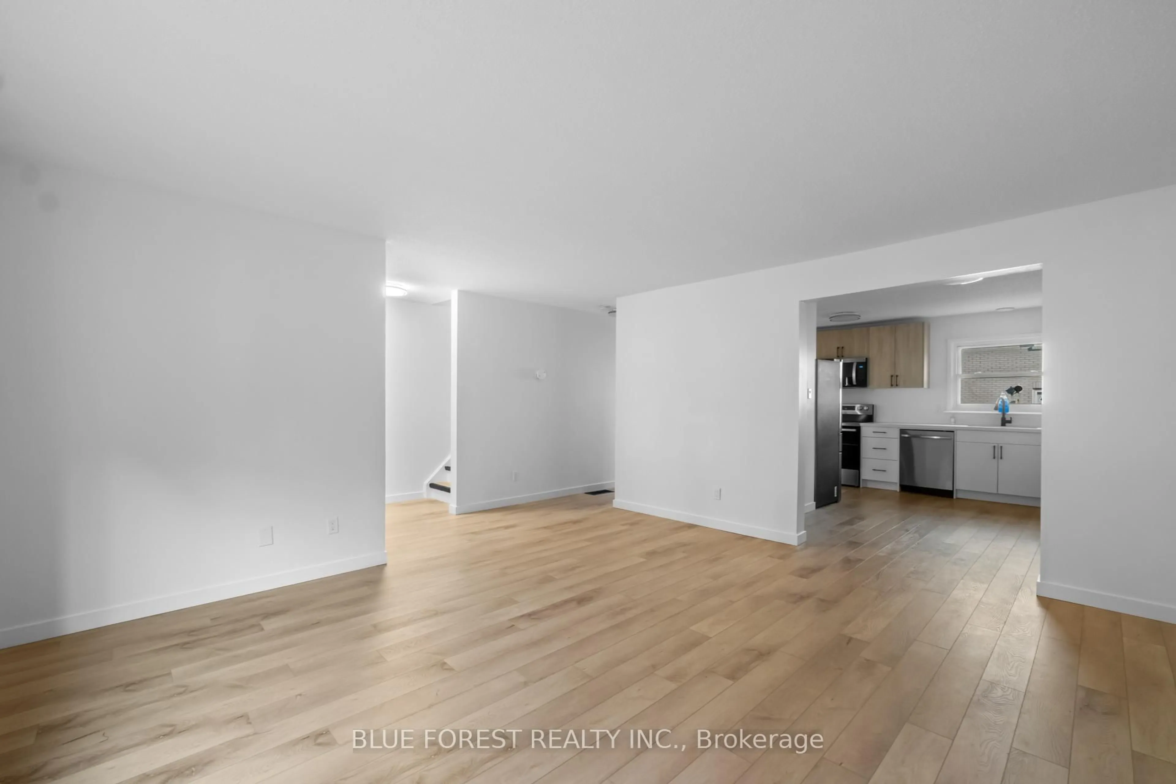 A pic of a room for 274 Homestead Cres #100, London North Ontario N6G 2E5