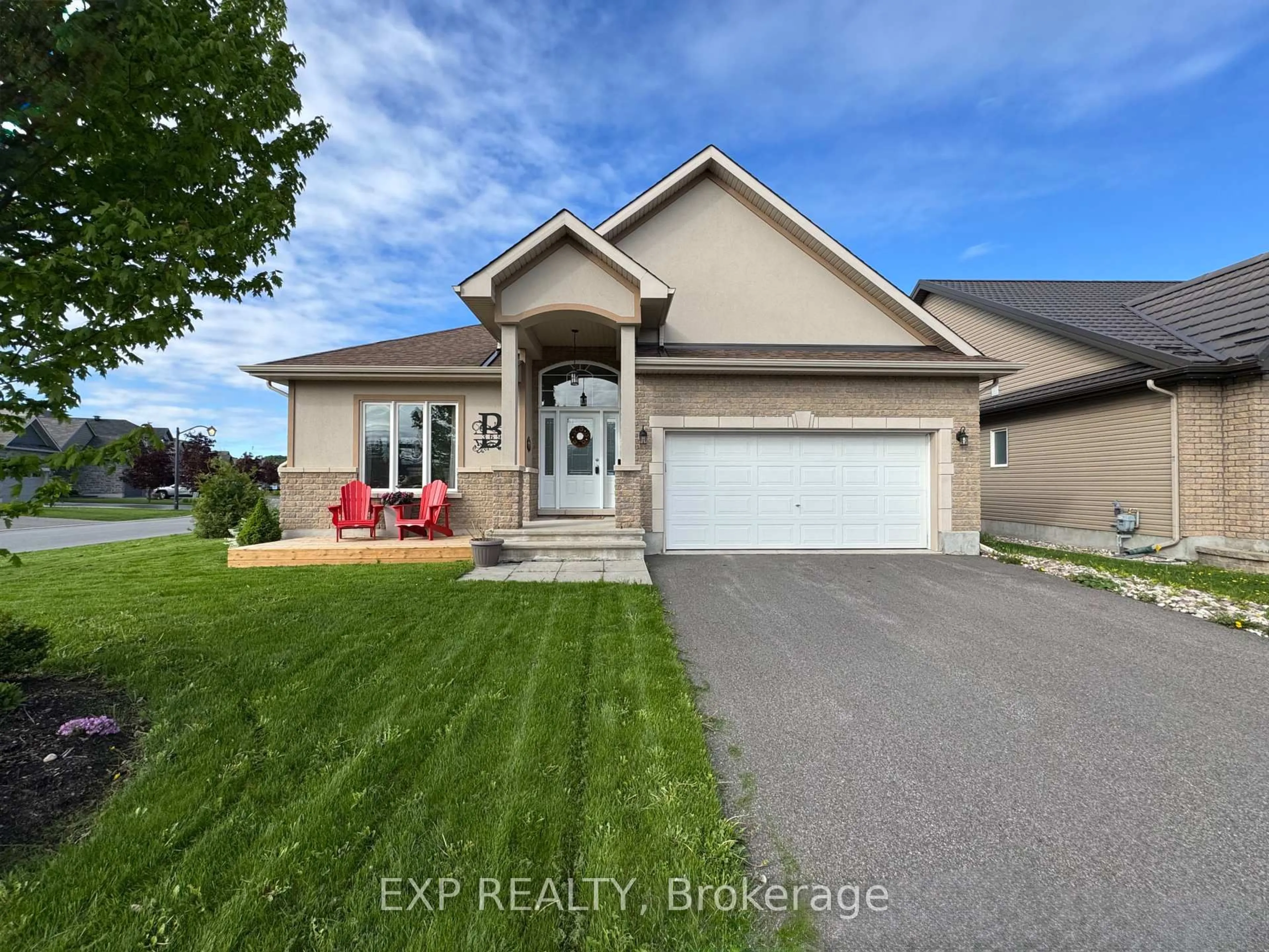 Home with vinyl exterior material, street for 369 Zircon St, Clarence-Rockland Ontario K4K 0H9