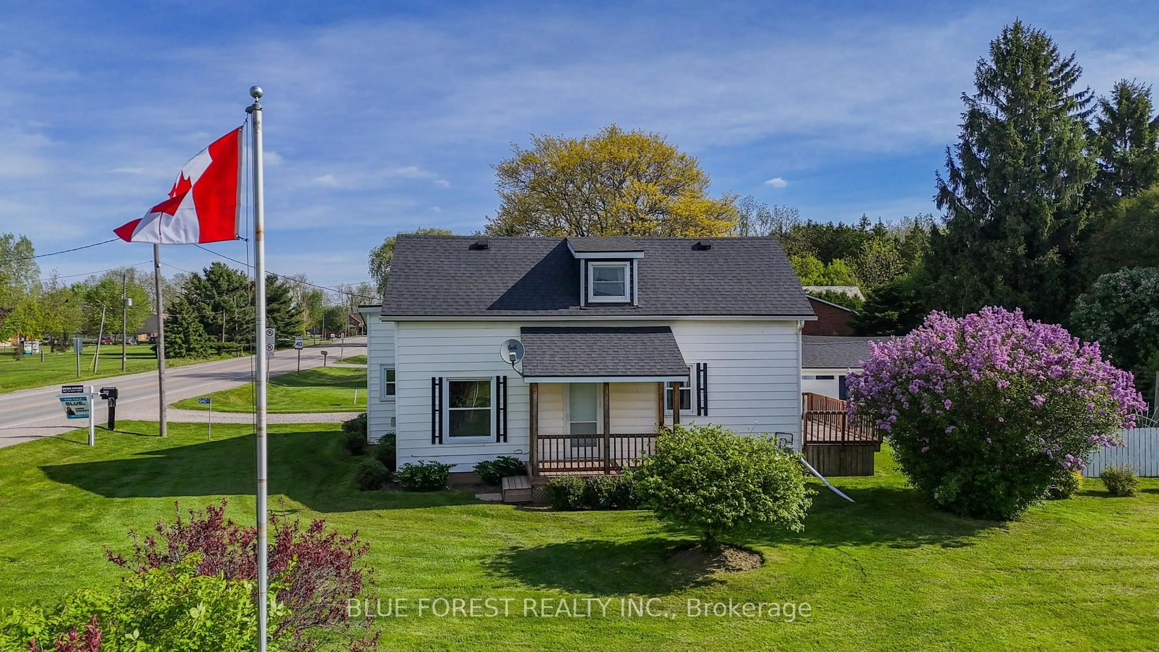 A pic from outside/outdoor area/front of a property/back of a property/a pic from drone, street for 9404 Belmont Rd, Central Elgin Ontario N5P 3S7