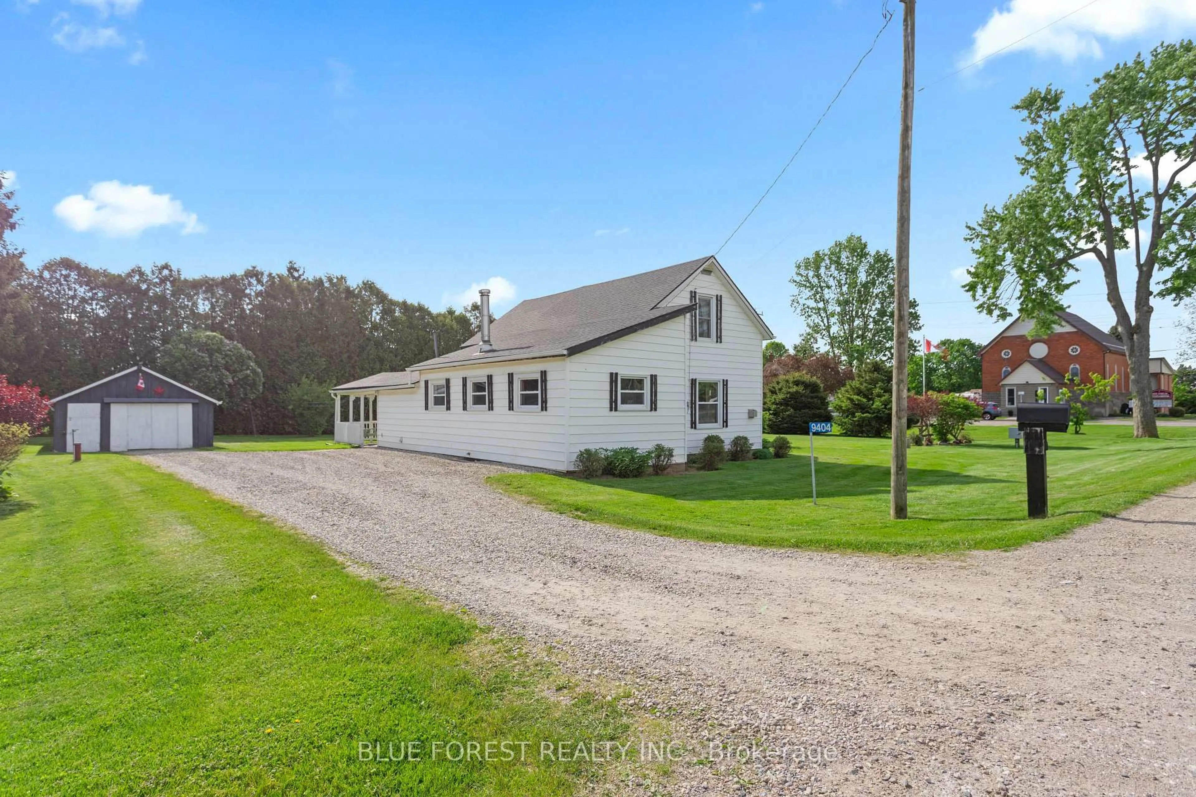 A pic from outside/outdoor area/front of a property/back of a property/a pic from drone, unknown for 9404 Belmont Rd, Central Elgin Ontario N5P 3S7