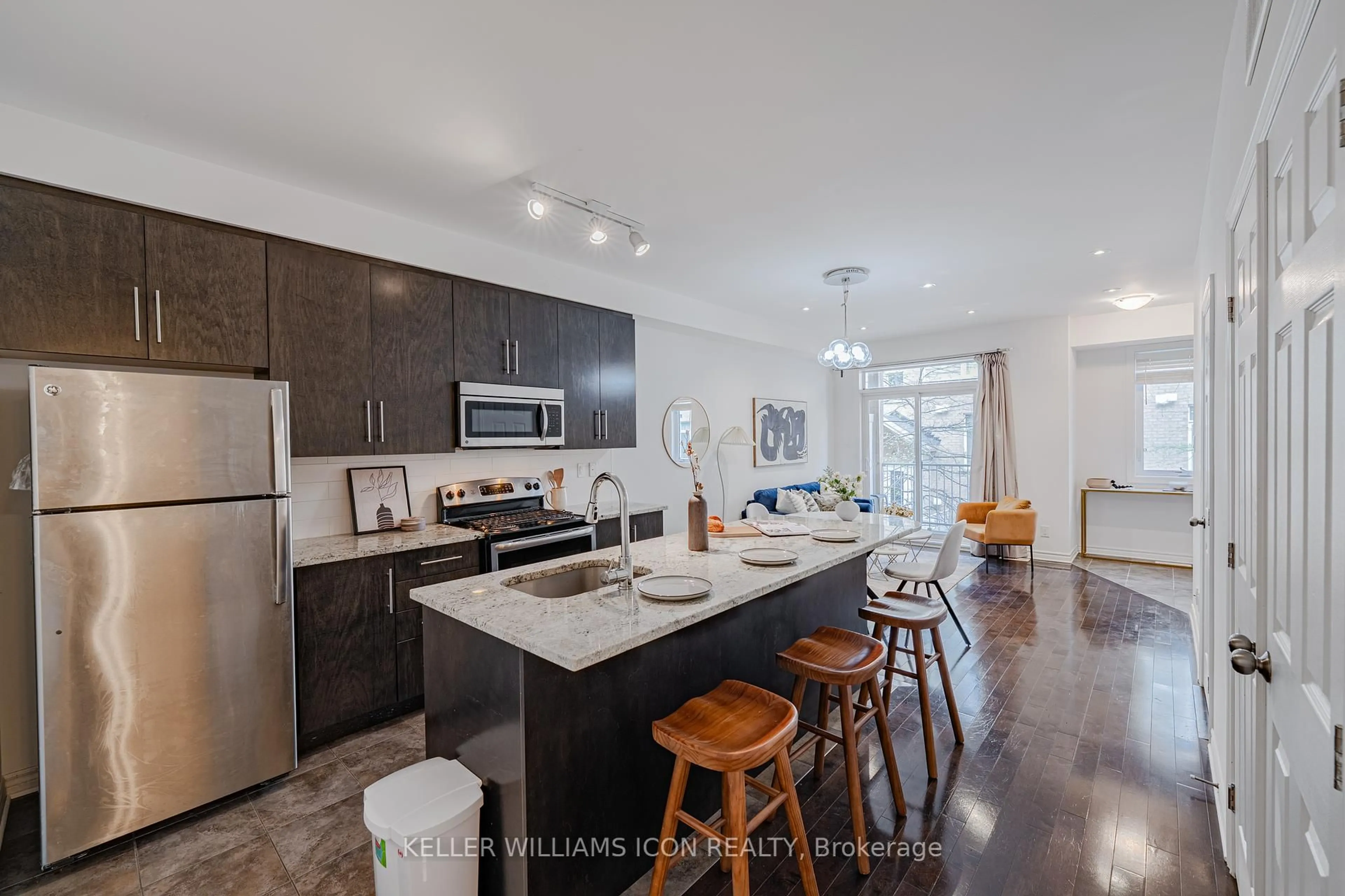Open concept kitchen, unknown for 306 Everest Private #D, Ottawa Ontario K1G 4E3