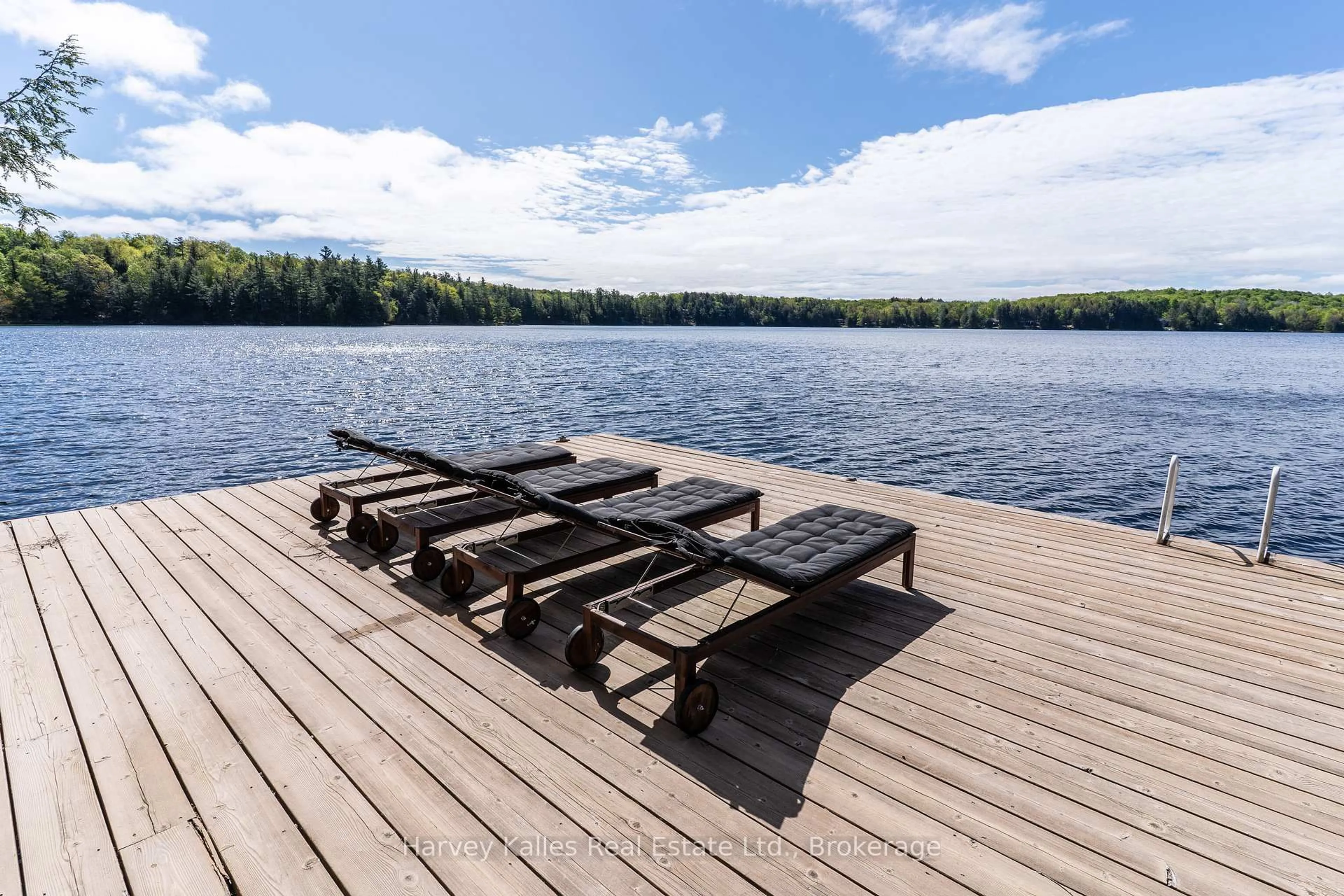 Patio, water/lake/river/ocean view for 1118 North Dr #4, Muskoka Lakes Ontario P0B 1G0