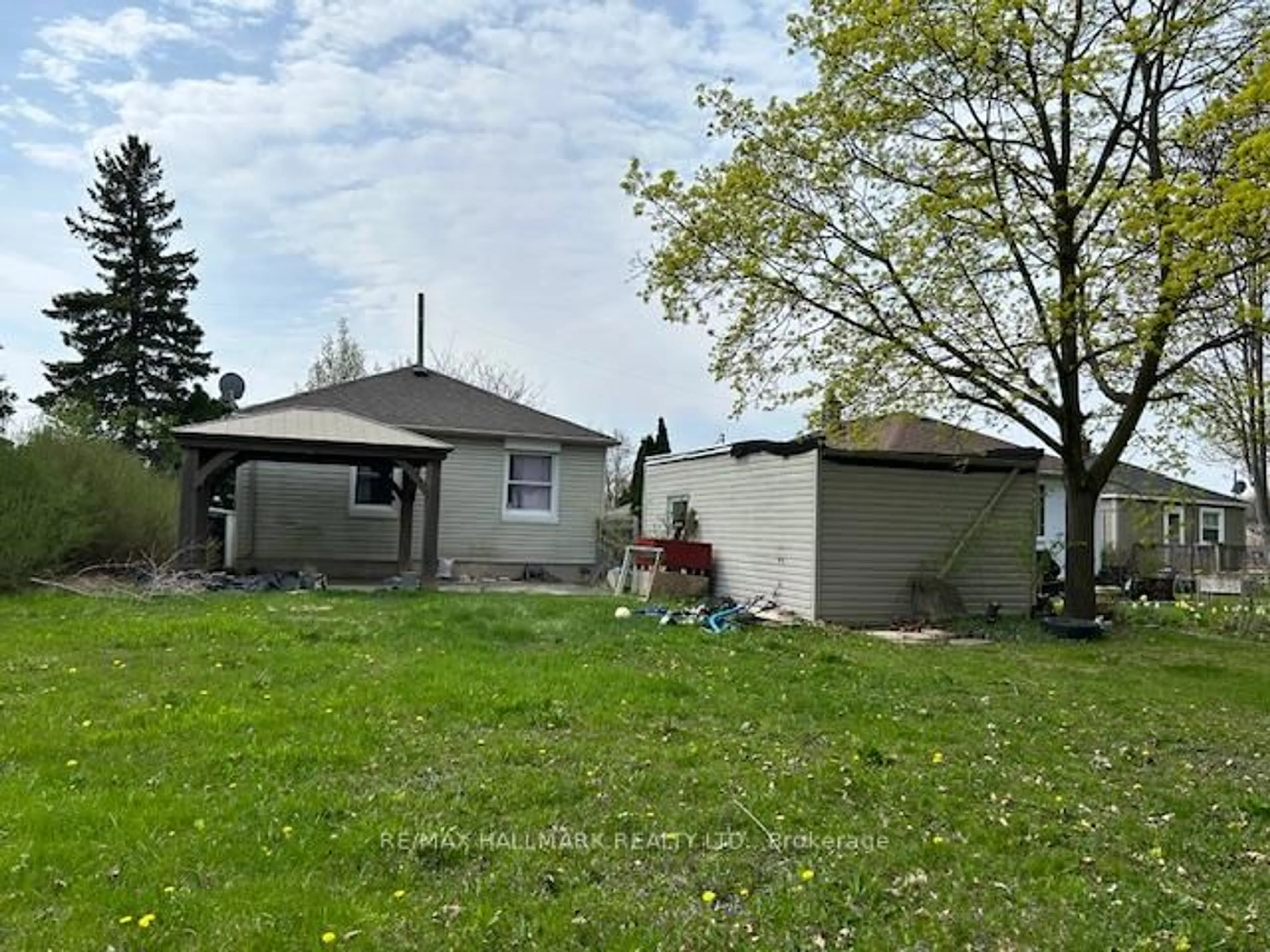 Unknown for 46 Argyle Cres, St. Catharines Ontario L2P 2P4