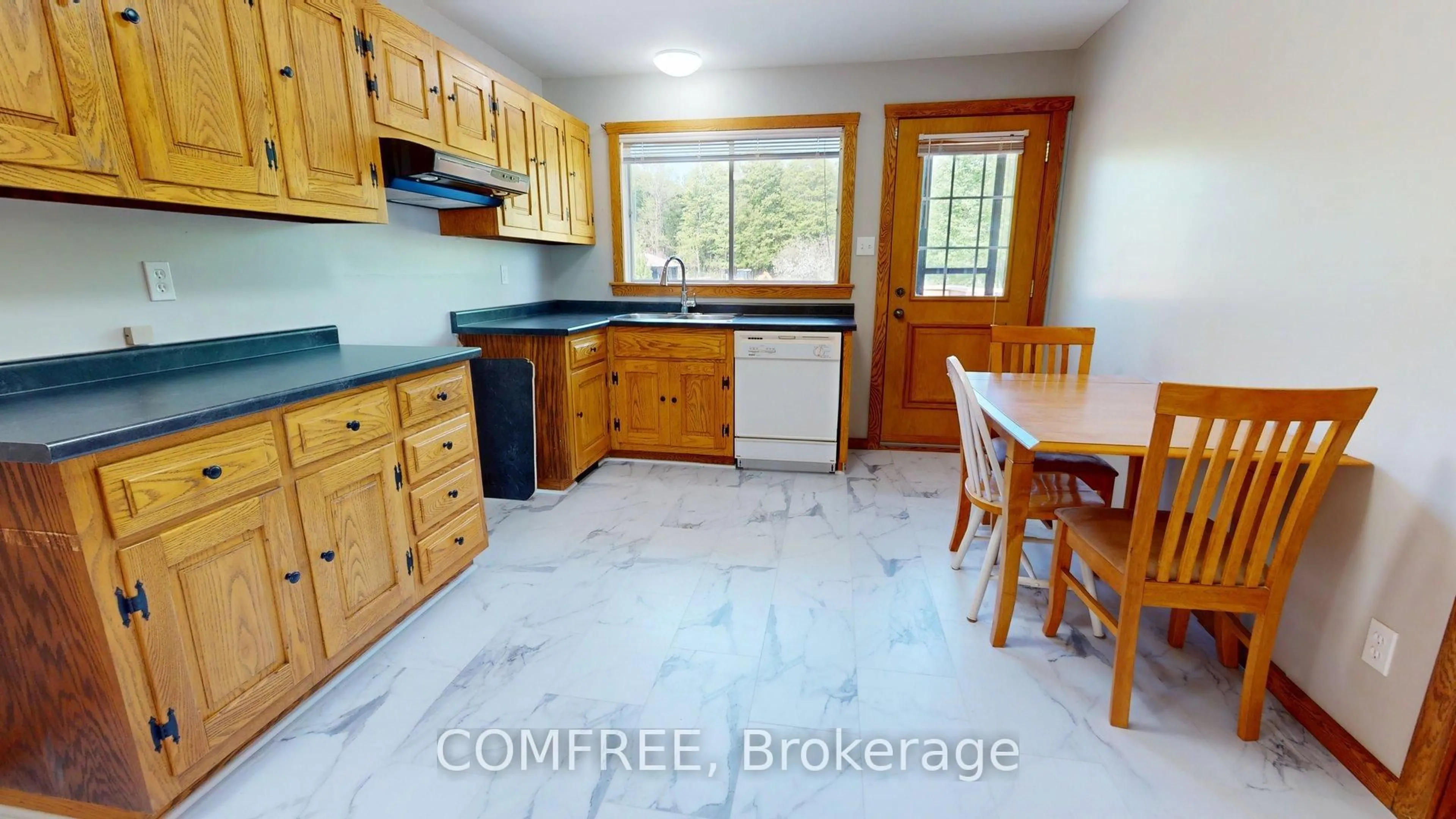 Standard kitchen, ceramic/tile floor for 4437 County Road 12, South Stormont Ontario K0C 1R0