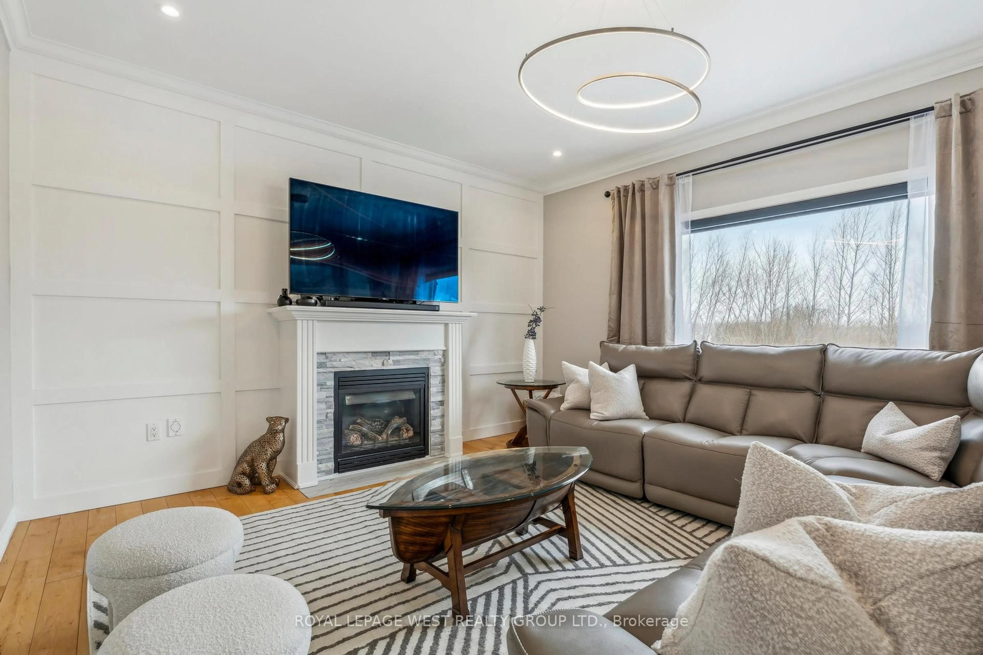 Living room with furniture, unknown for 264 Morden Dr, Shelburne Ontario L9V 2S3