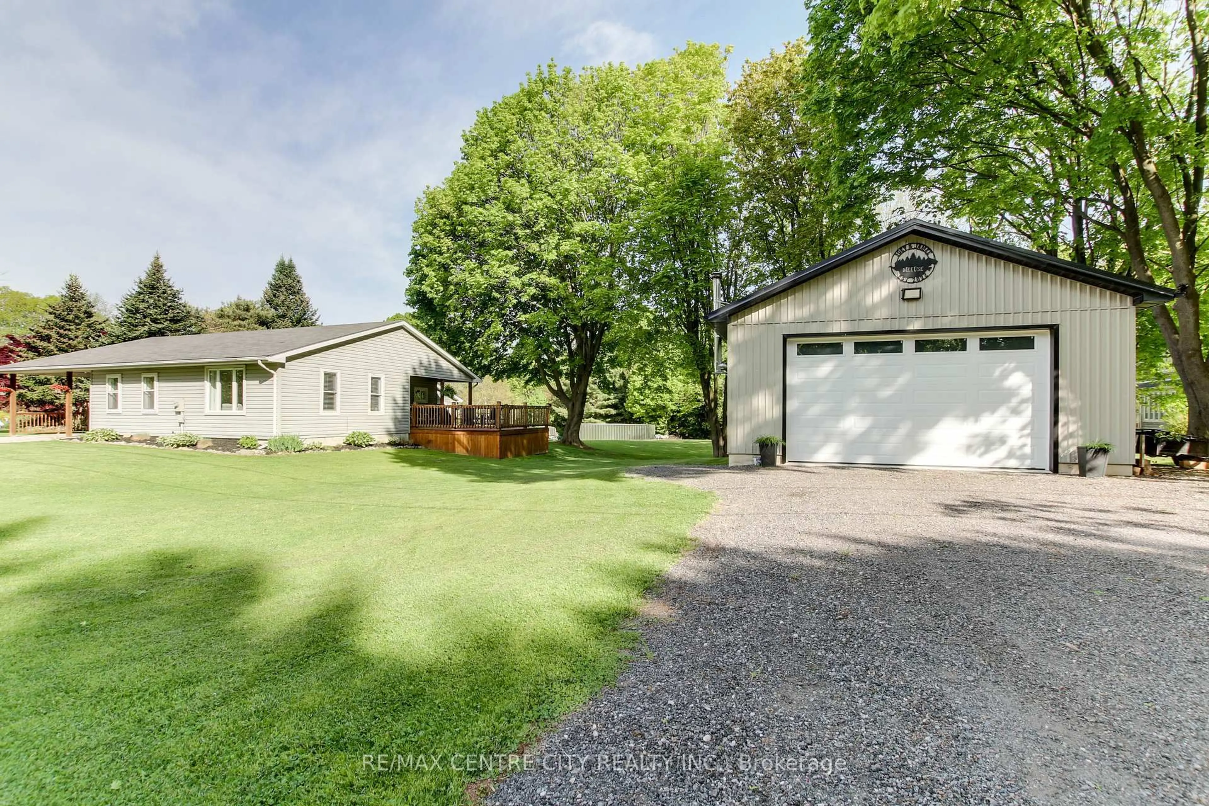 A pic from outside/outdoor area/front of a property/back of a property/a pic from drone, unknown for 37388 LAKE Line, Southwold Ontario N5L 1J1