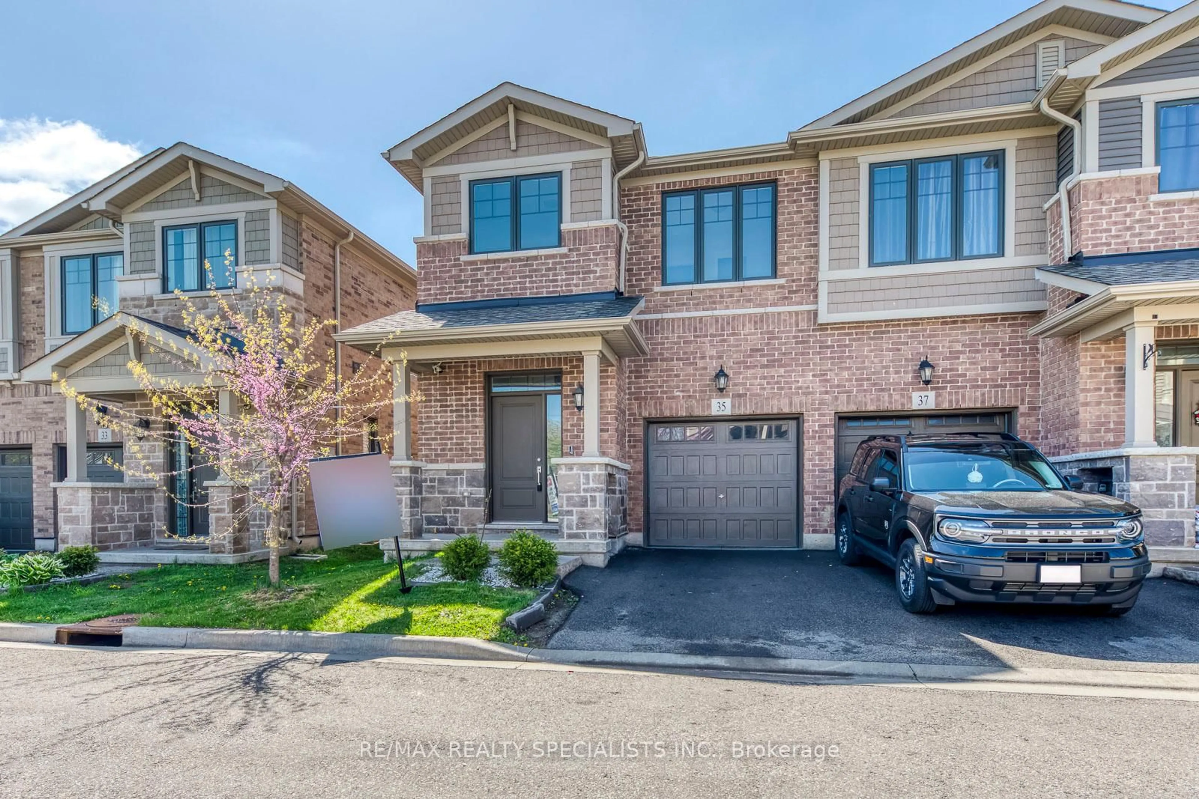 Home with brick exterior material, street for 35 Pelican Lane, Hamilton Ontario L8K 0A4
