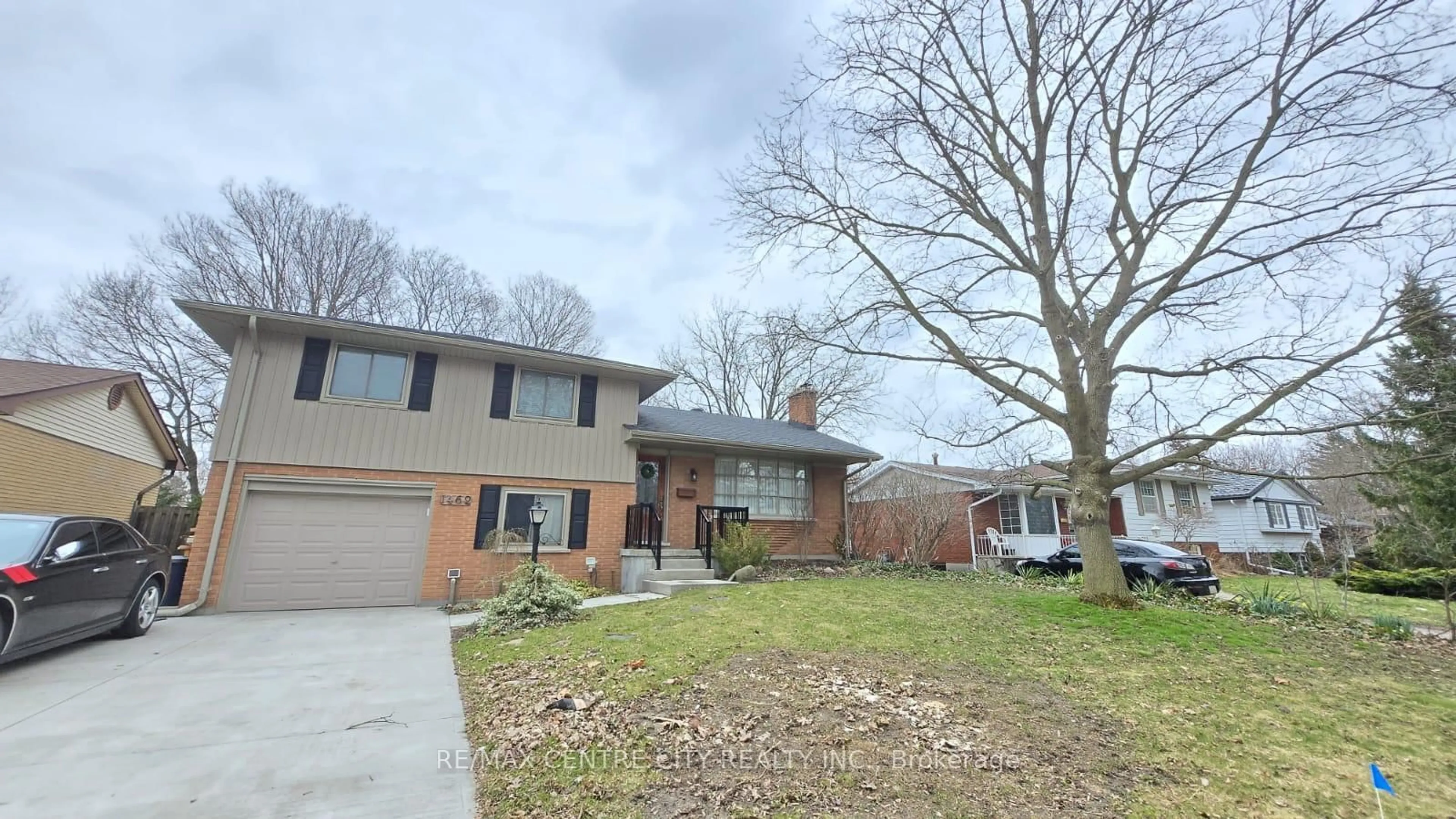 Home with brick exterior material, street for 1462 Glengarry Ave, London North Ontario N5X 1R1