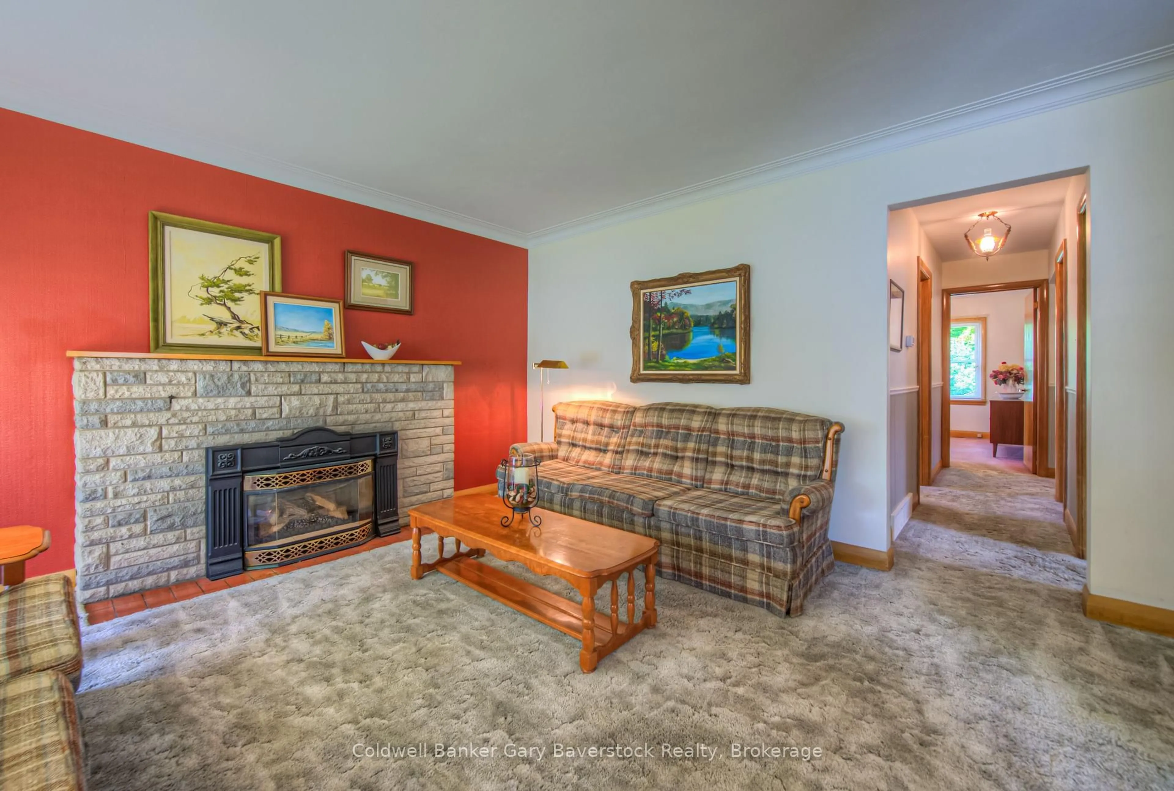 Living room with furniture, unknown for 30 Mercer Rd, Cambridge Ontario N1R 5A8