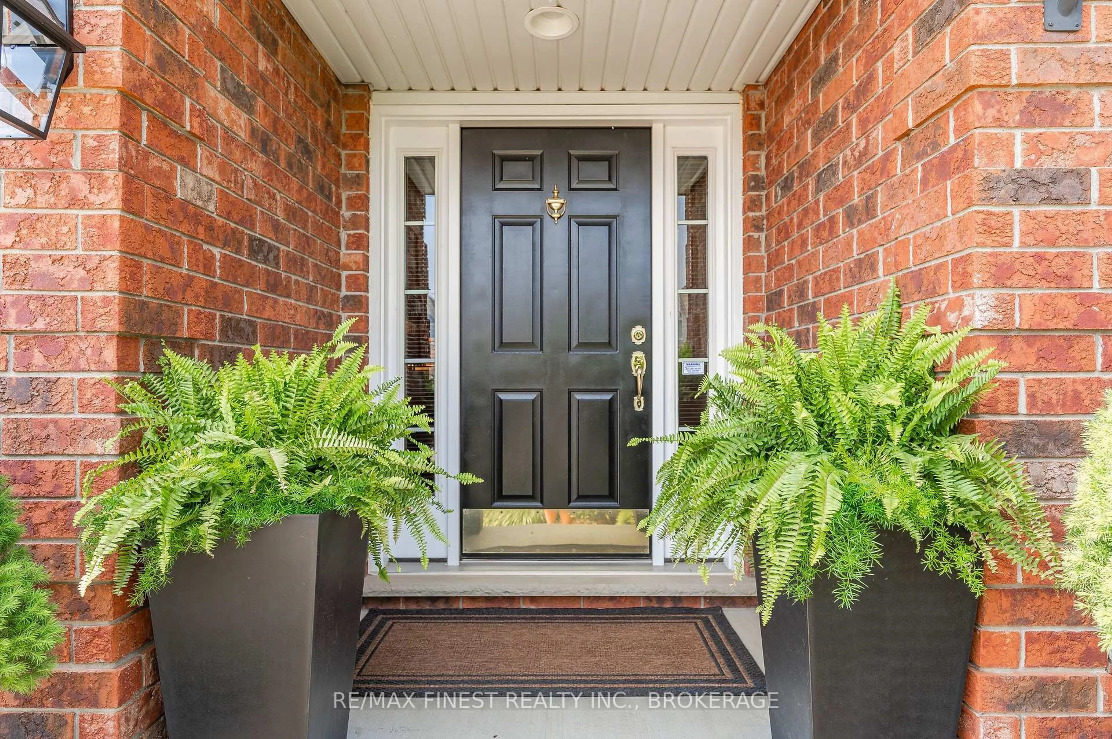 Indoor entryway for 212 Summerfield Dr, Guelph Ontario N1L 1L3
