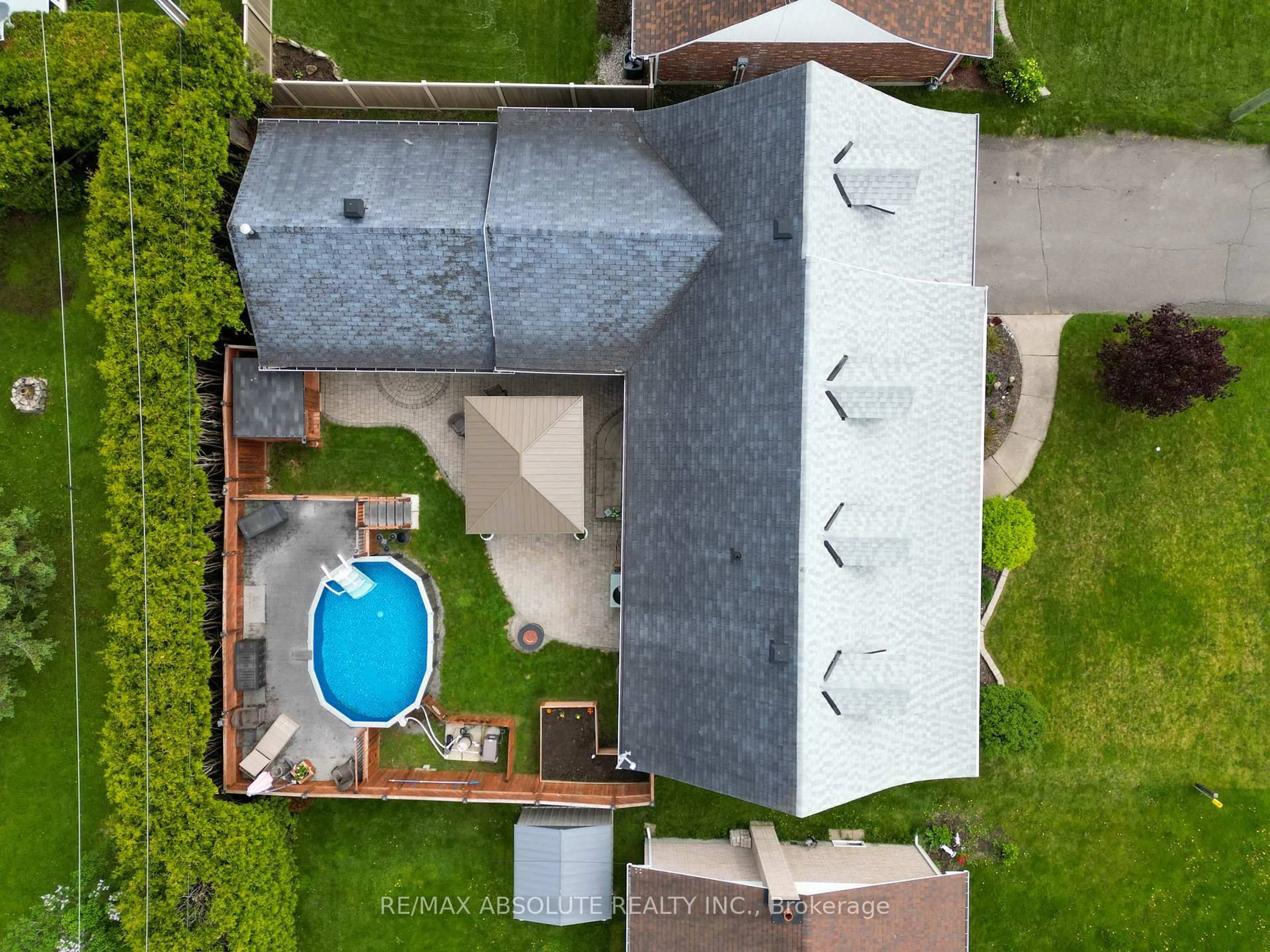 A pic from outside/outdoor area/front of a property/back of a property/a pic from drone, unknown for 734 St Isidore St, Casselman Ontario K0A 1M0
