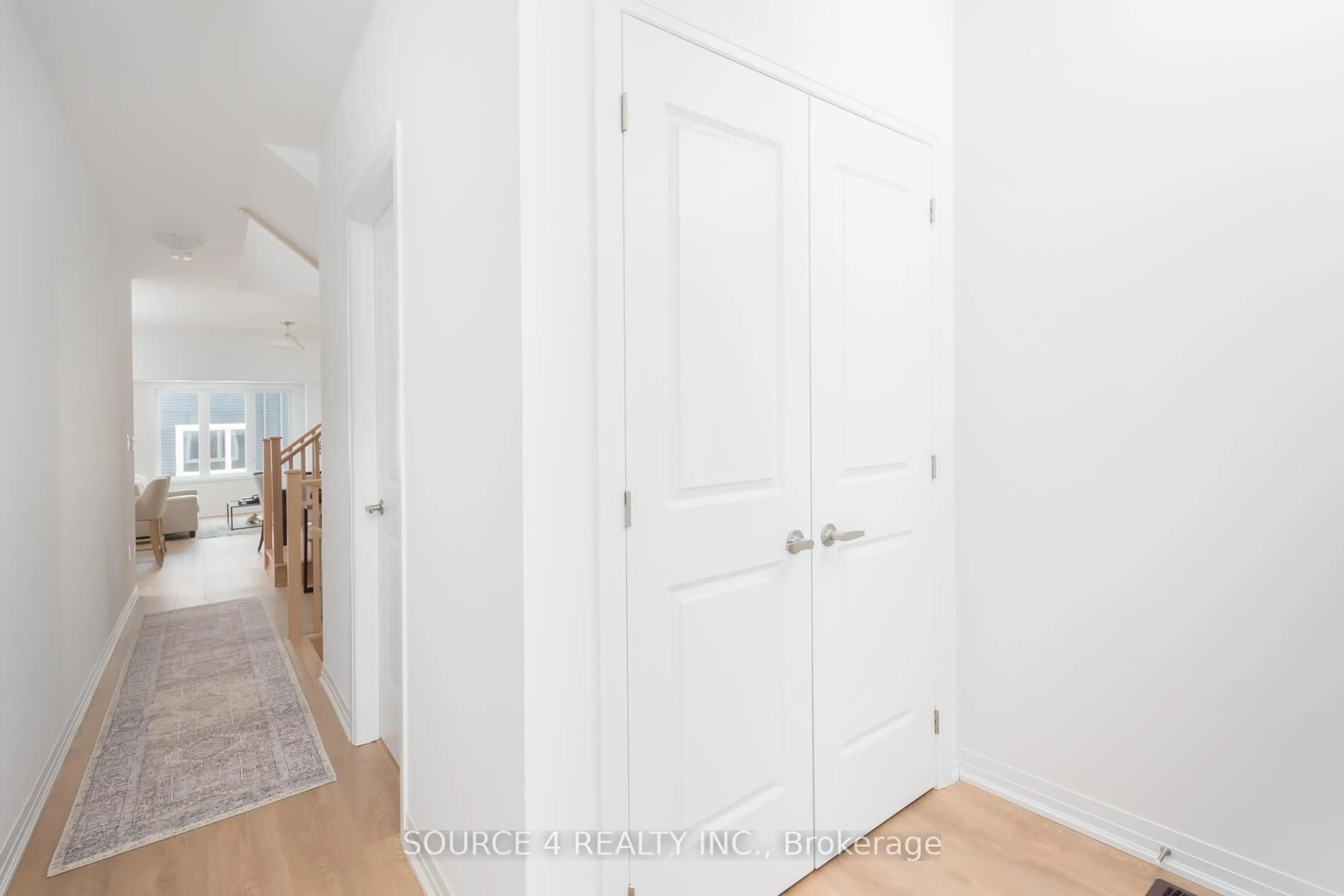 Indoor entryway for 88 Brown St, Erin Ontario N0B 1T0