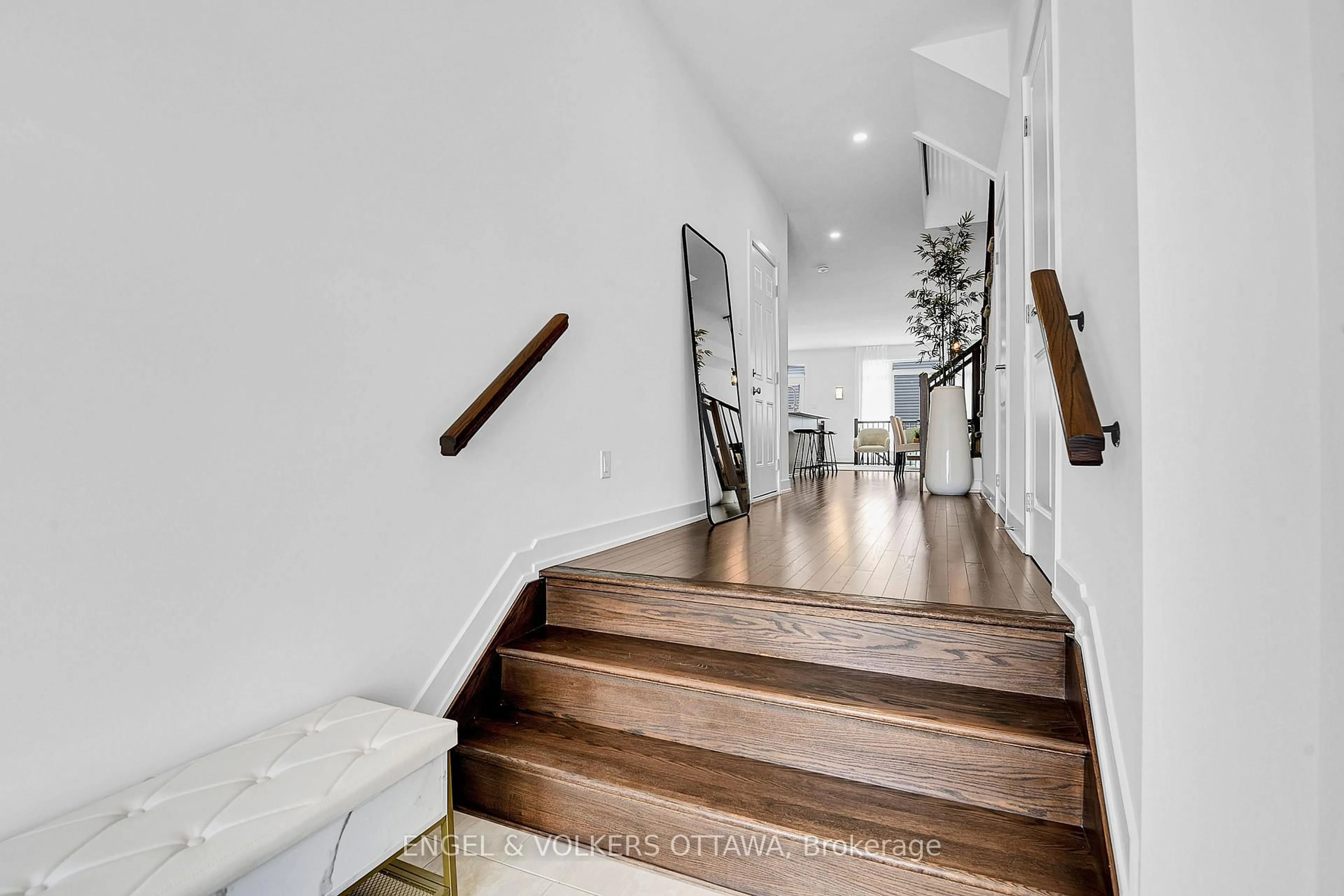 Stairs for 266 Monticello Ave, Ottawa Ontario K2S 2S1
