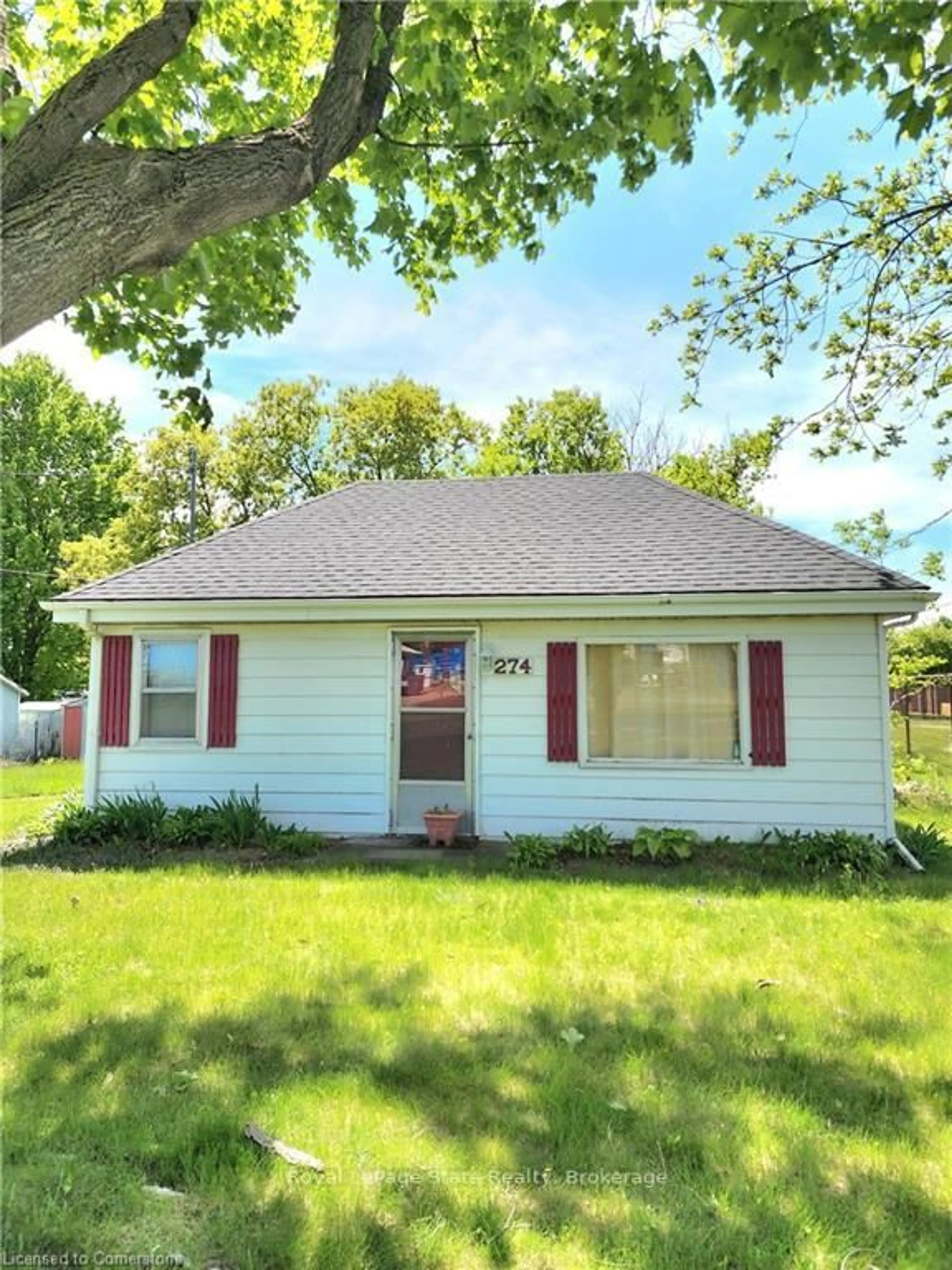 Home with vinyl exterior material, street for 274 Washington St, Norfolk Ontario N0E 1Y0