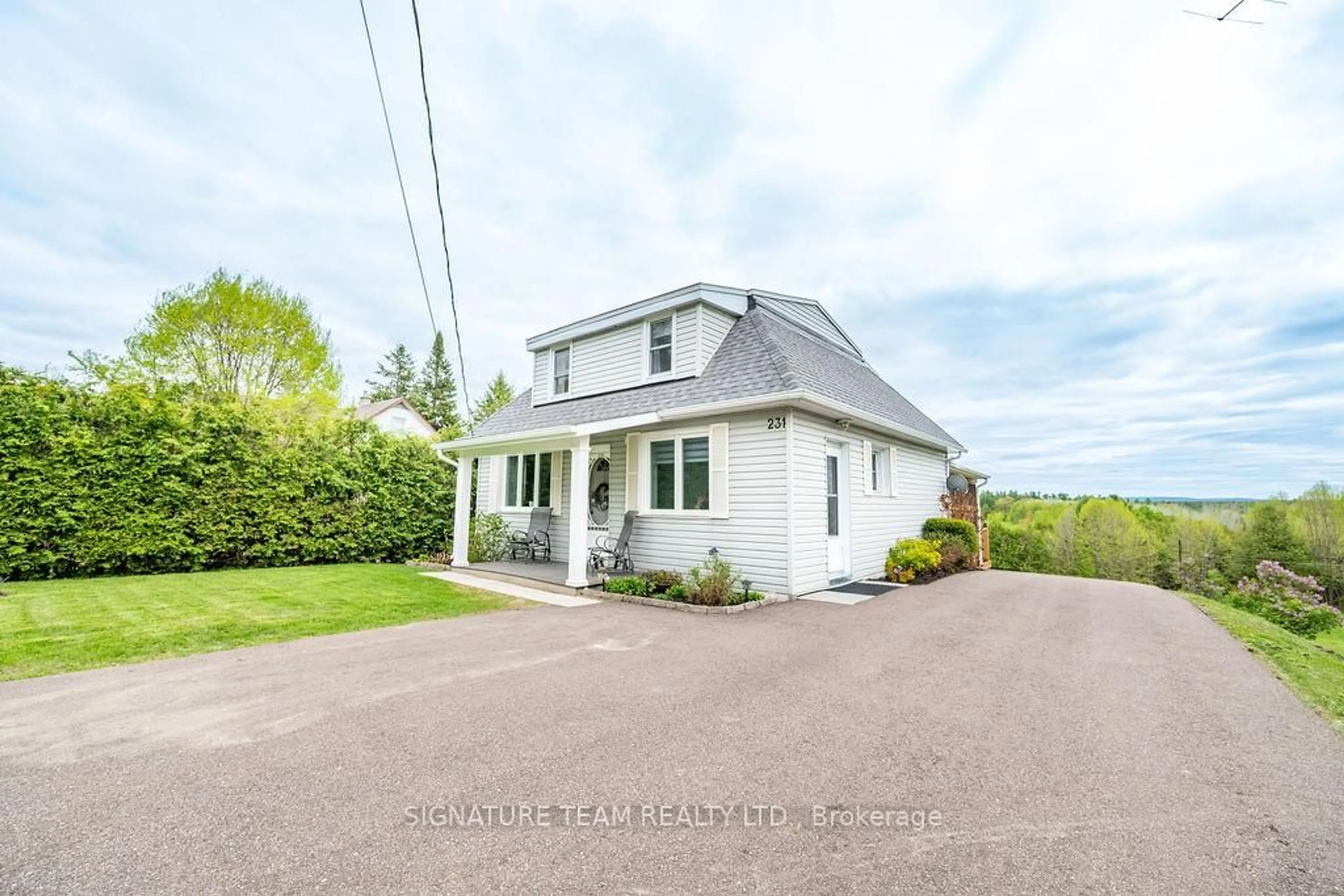 A pic from outside/outdoor area/front of a property/back of a property/a pic from drone, street for 231 Bonnechere St, Eganville Ontario K0J 1T0