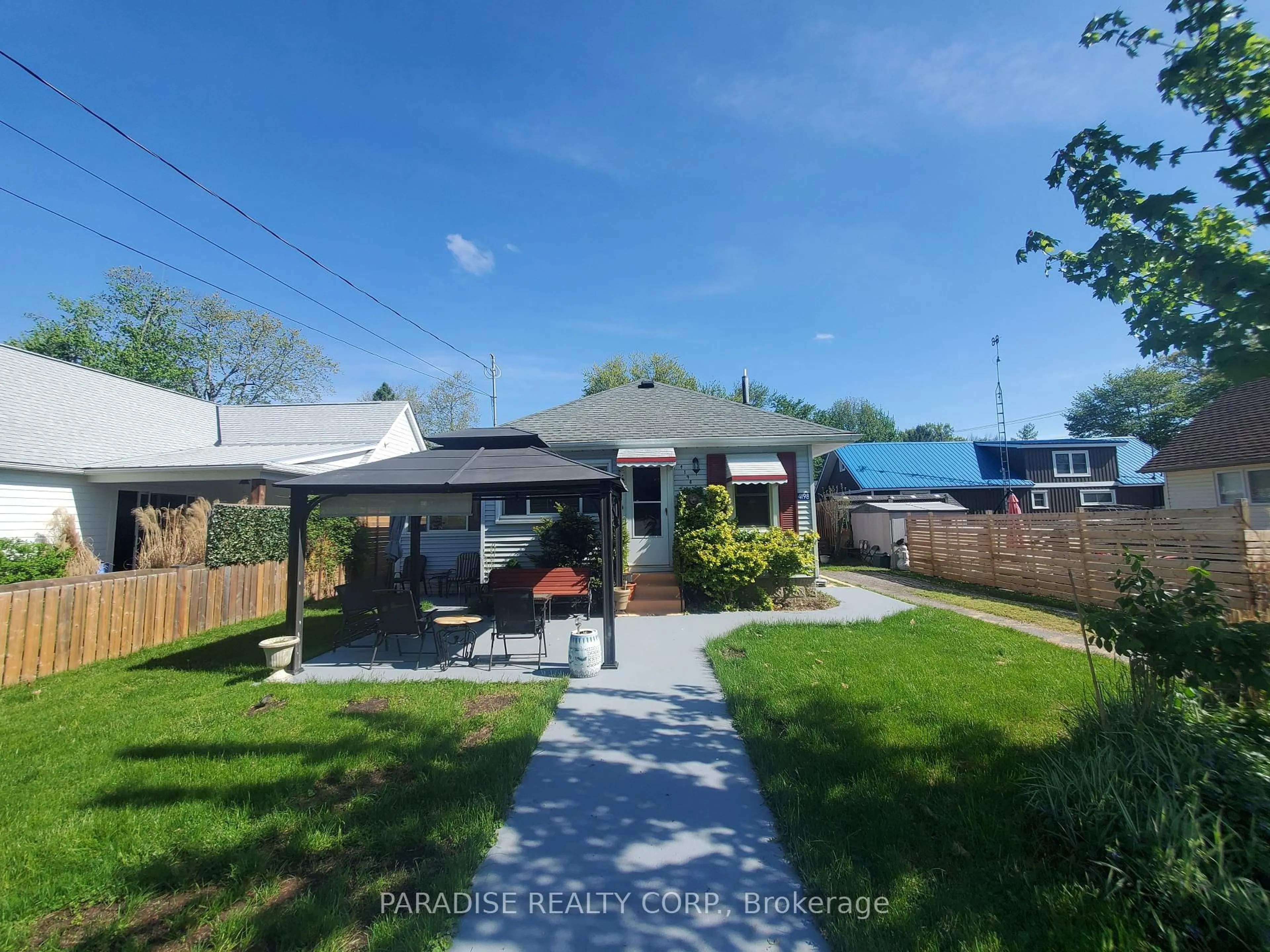 A pic from outside/outdoor area/front of a property/back of a property/a pic from drone, street for 4198 Erie Rd, Fort Erie Ontario L0S 1B0
