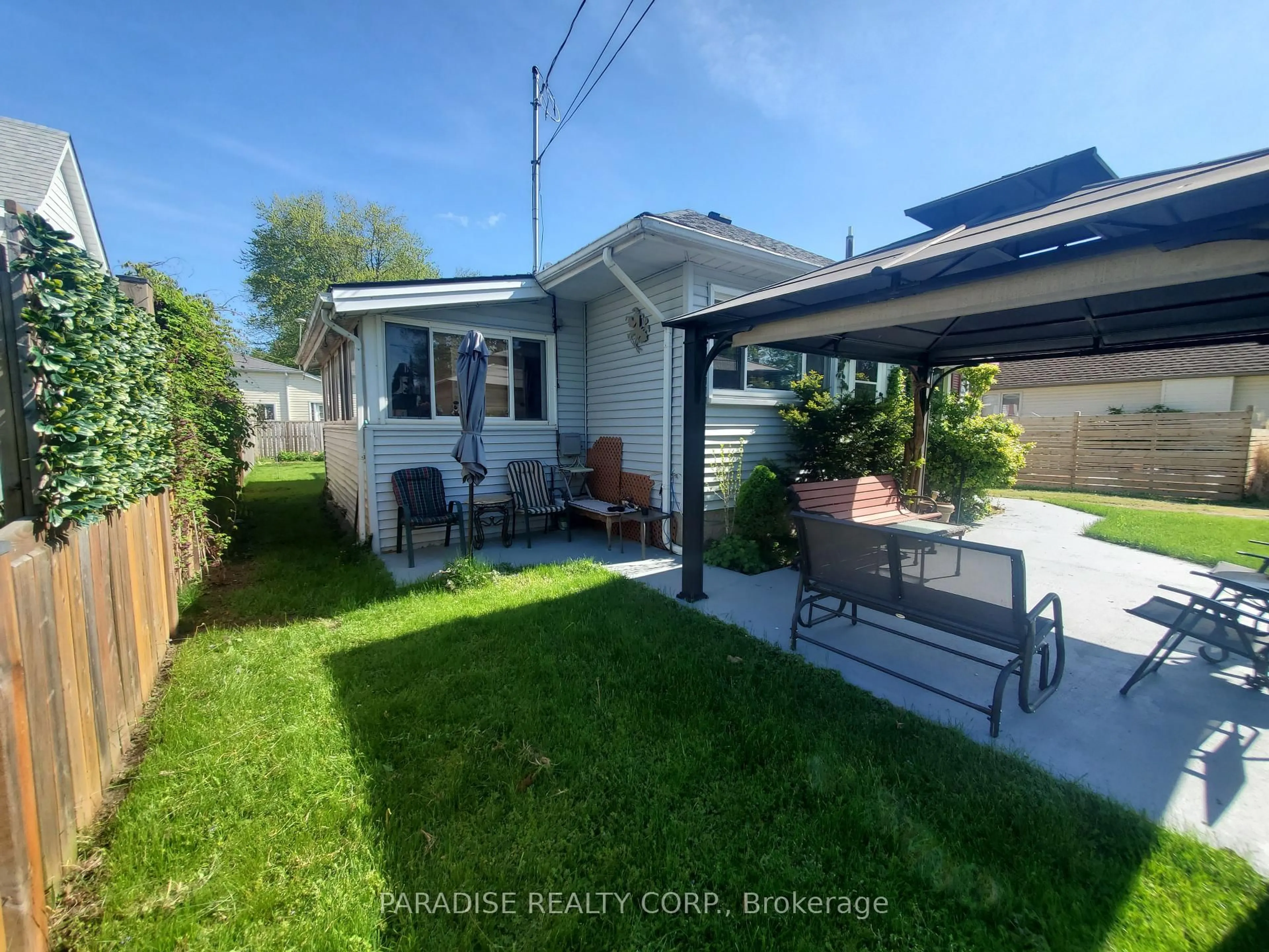 A pic from outside/outdoor area/front of a property/back of a property/a pic from drone, street for 4198 Erie Rd, Fort Erie Ontario L0S 1B0