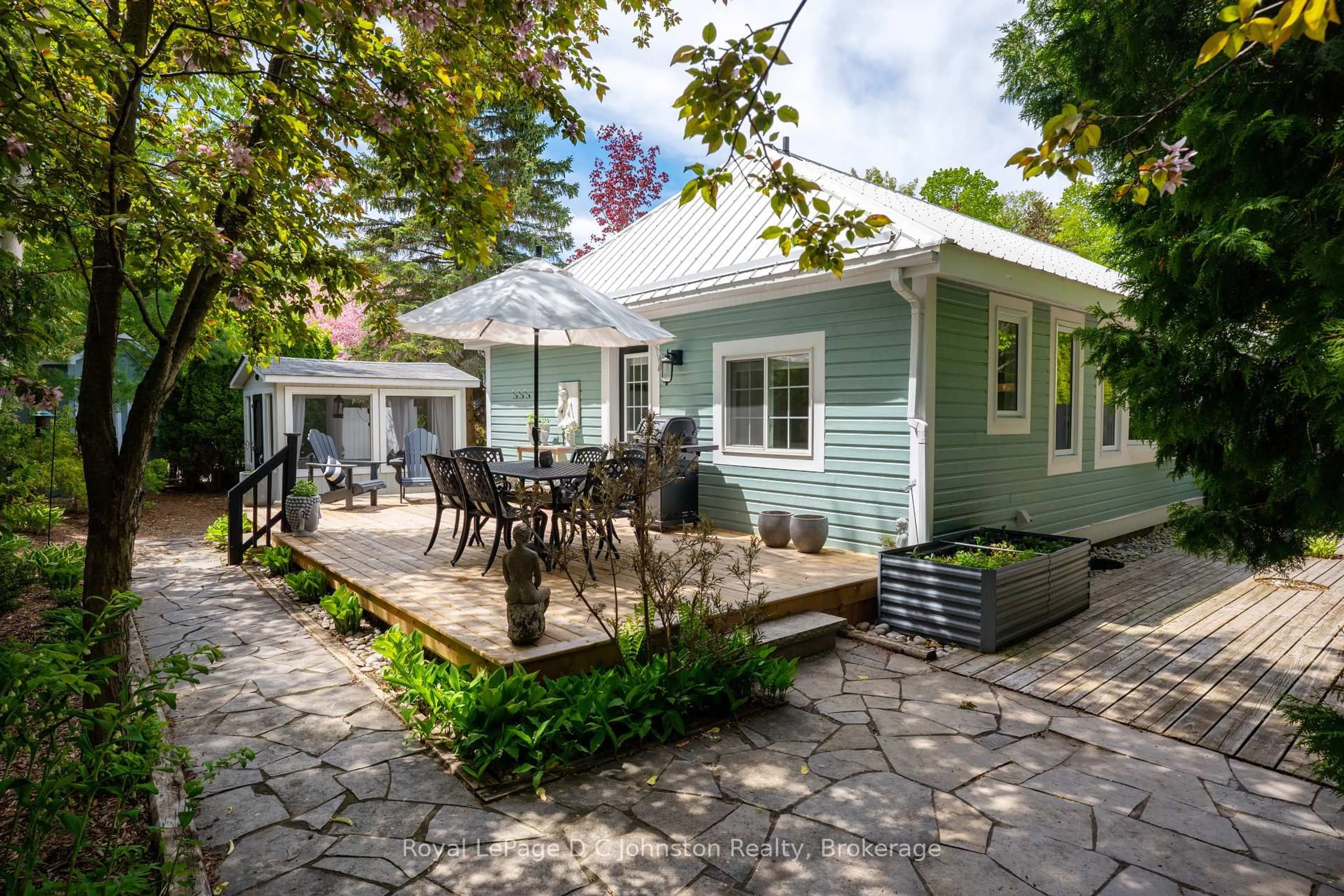 Patio, street for 383 MCNABB St #130, Saugeen Shores Ontario N0H 2L0