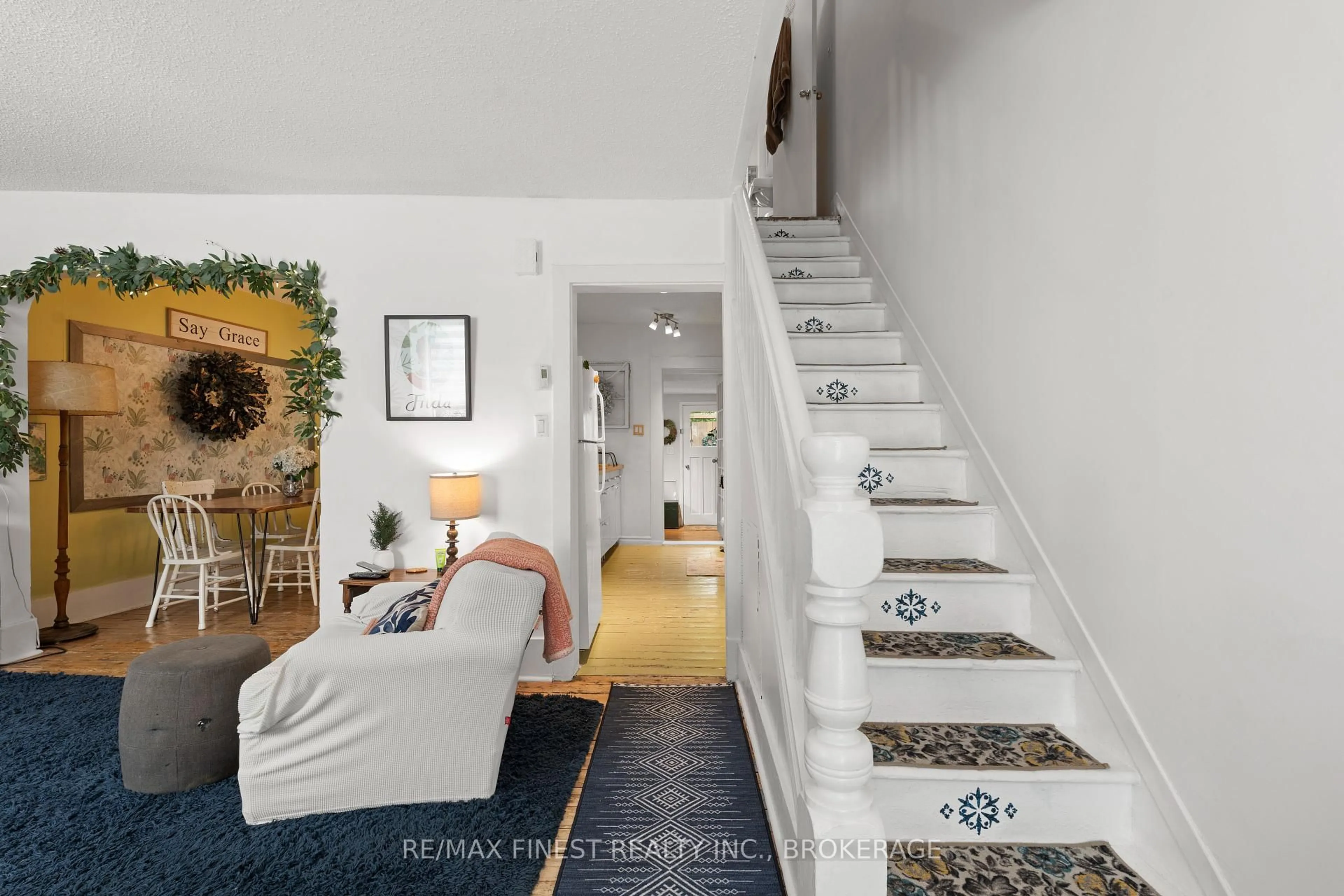 Indoor entryway for 7 Markland St, Kingston Ontario K7K 1S2