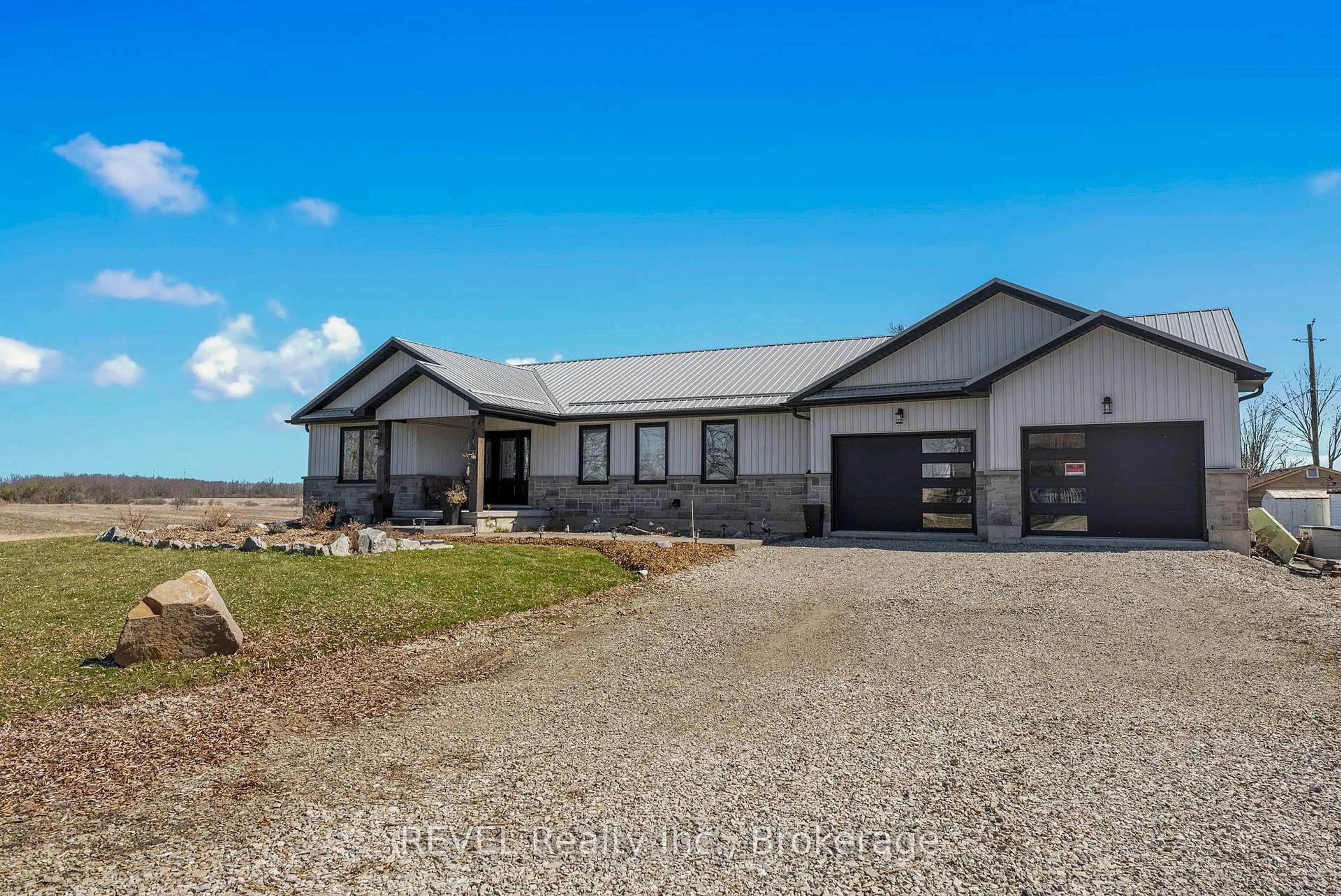 A pic from outside/outdoor area/front of a property/back of a property/a pic from drone, unknown for 8 Reicheld Rd, Haldimand Ontario N0A 1P0