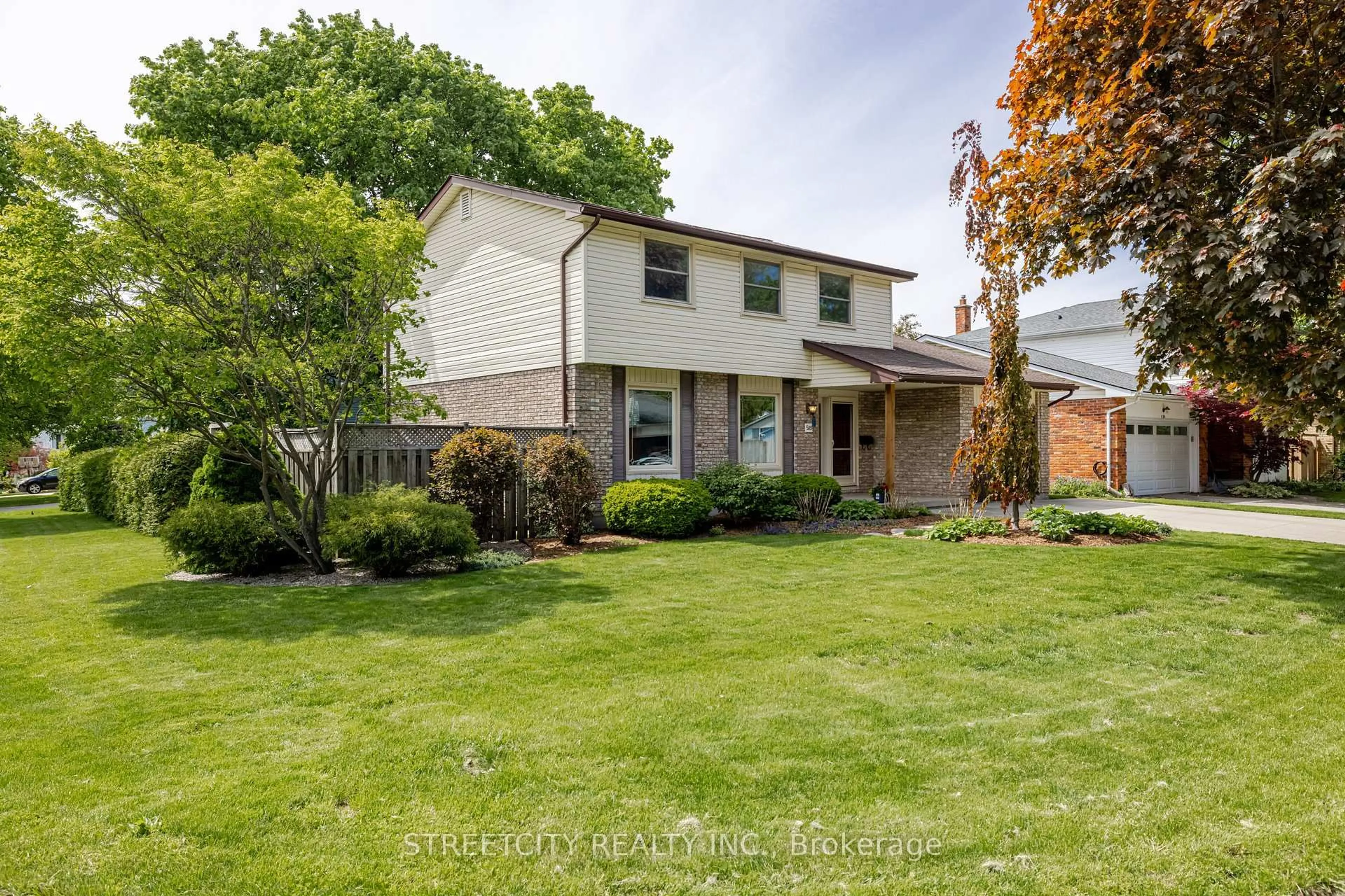 Unknown for 589 Steeplechase Dr, London South Ontario N6J 3N9