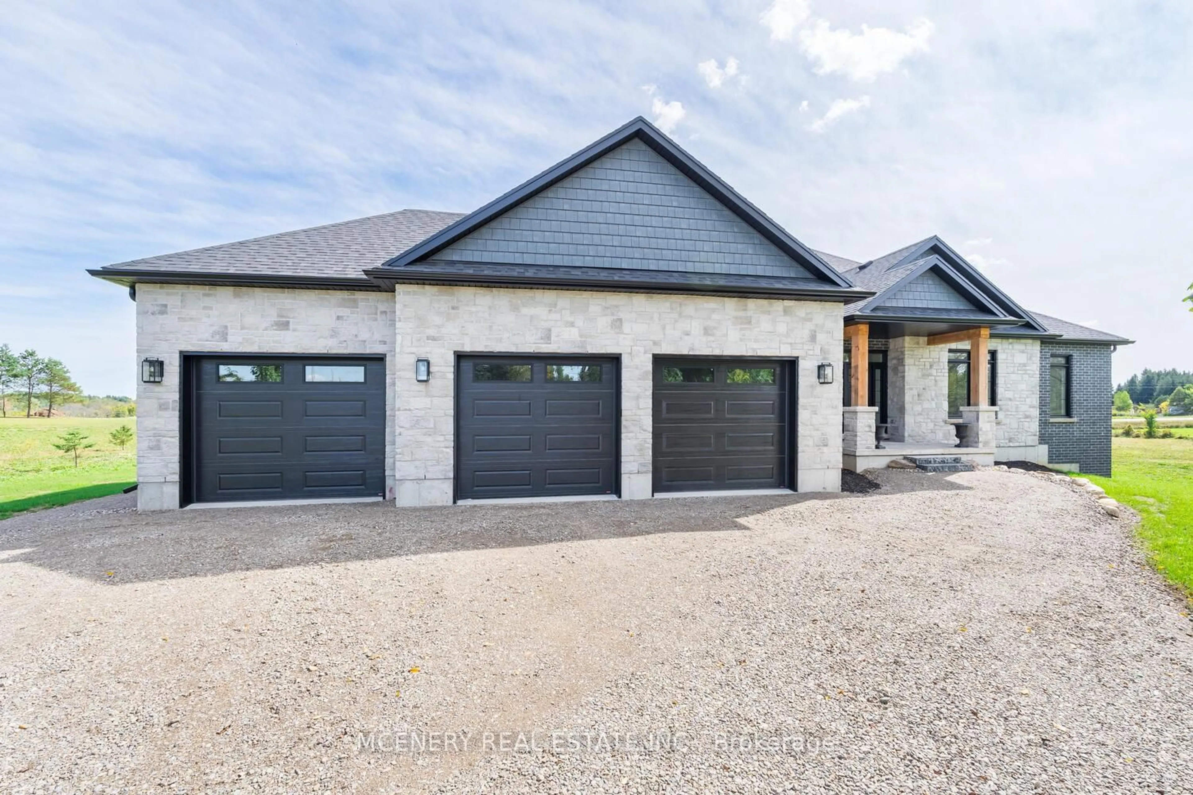 Indoor garage for 29 Stewart Dr, Erin Ontario N0B 2K0