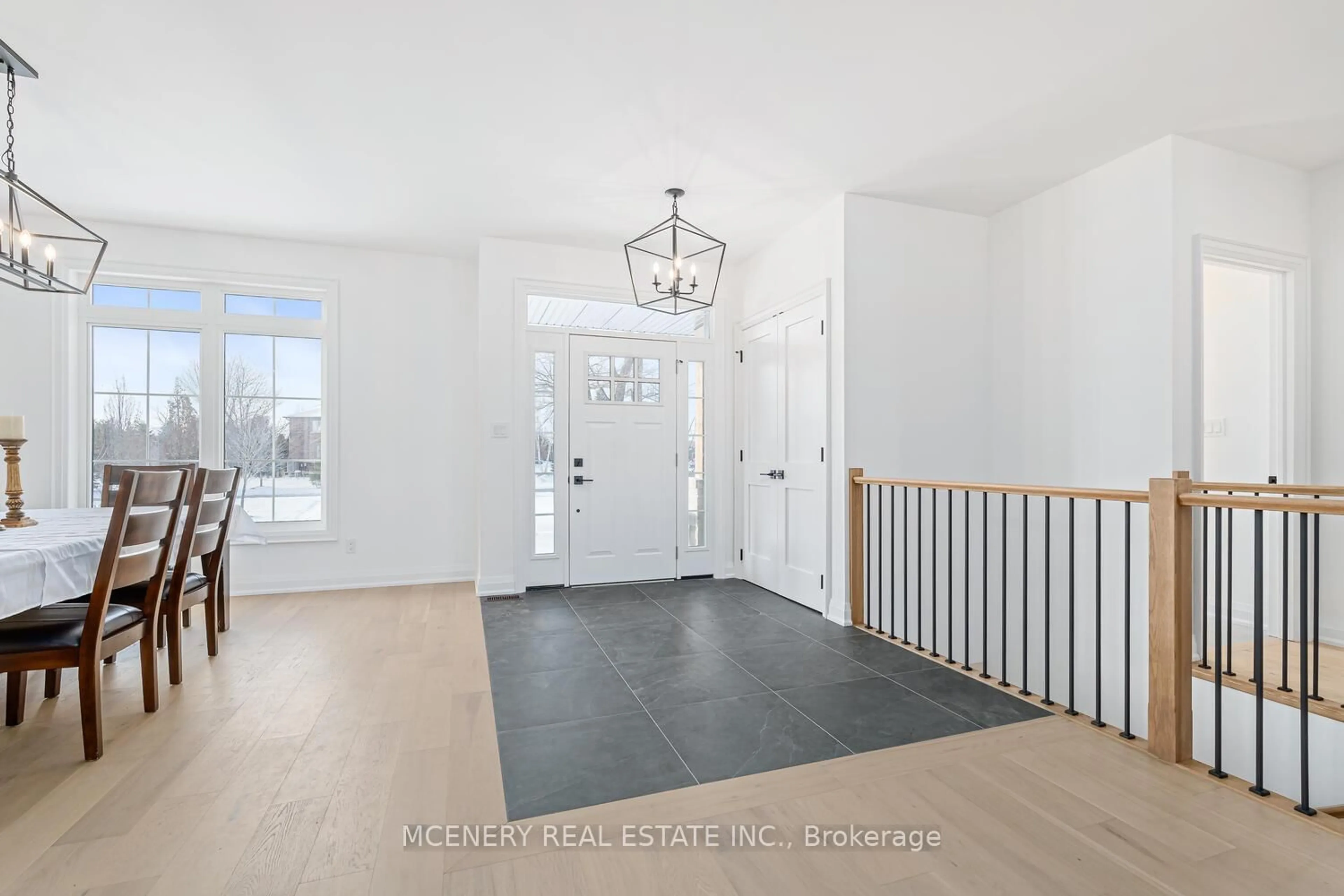 Indoor entryway for 29 Stewart Dr, Erin Ontario N0B 2K0