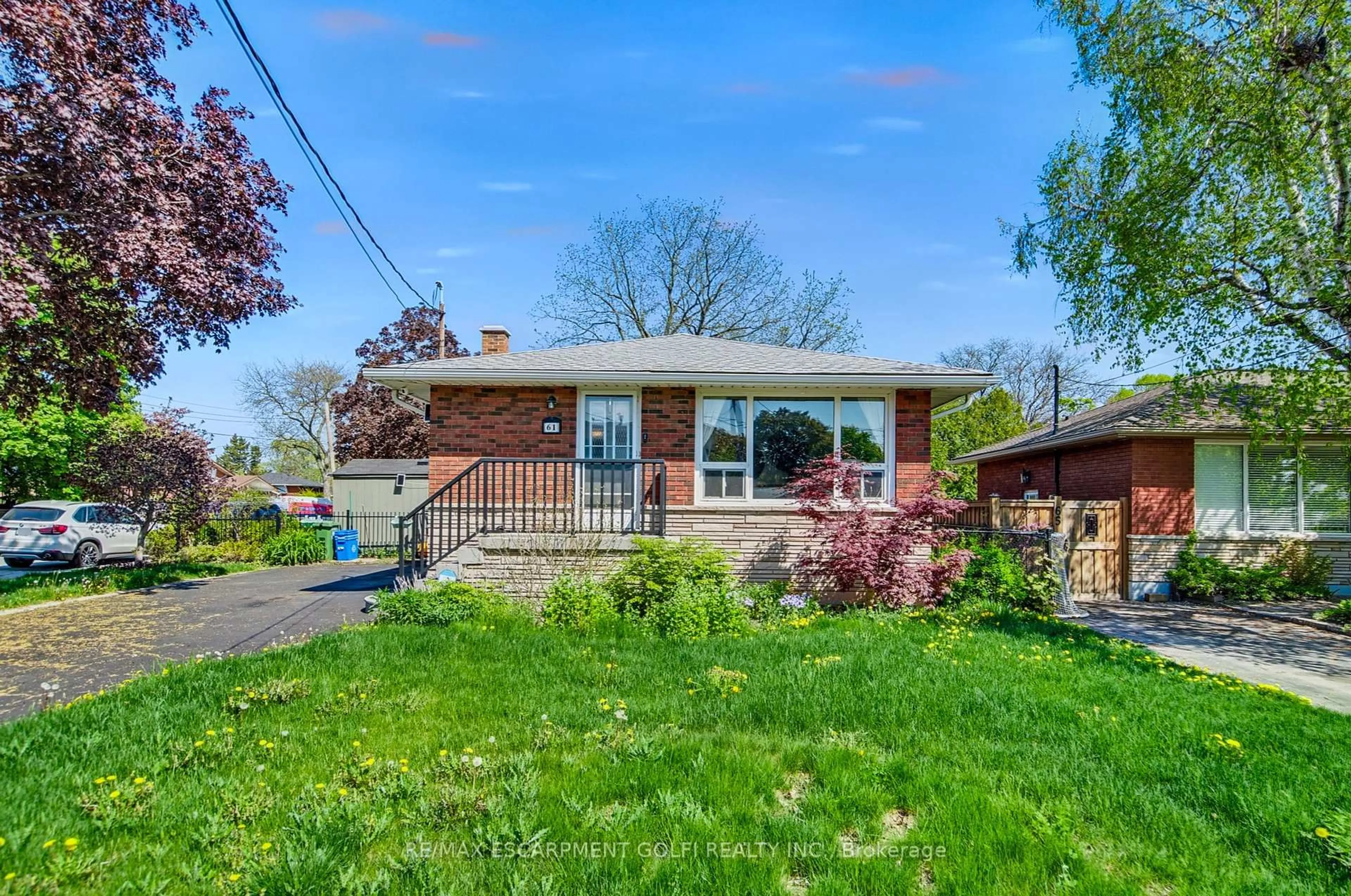 Unknown for 61 Fisher Cres, Hamilton Ontario L9C 4N1