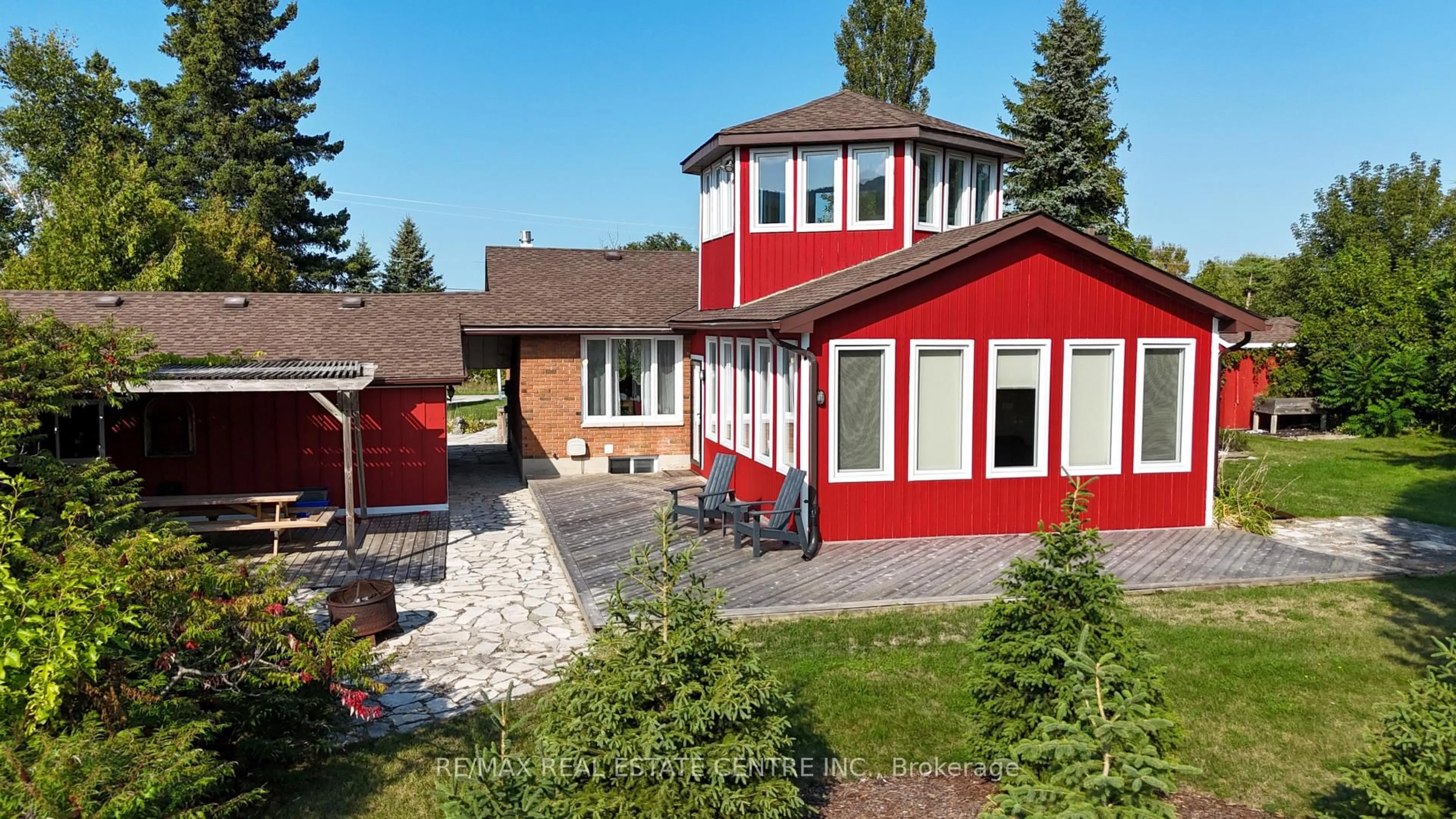 Home with vinyl exterior material, street for 188 Lakeshore Rd, Blue Mountains Ontario L9Y 0M9