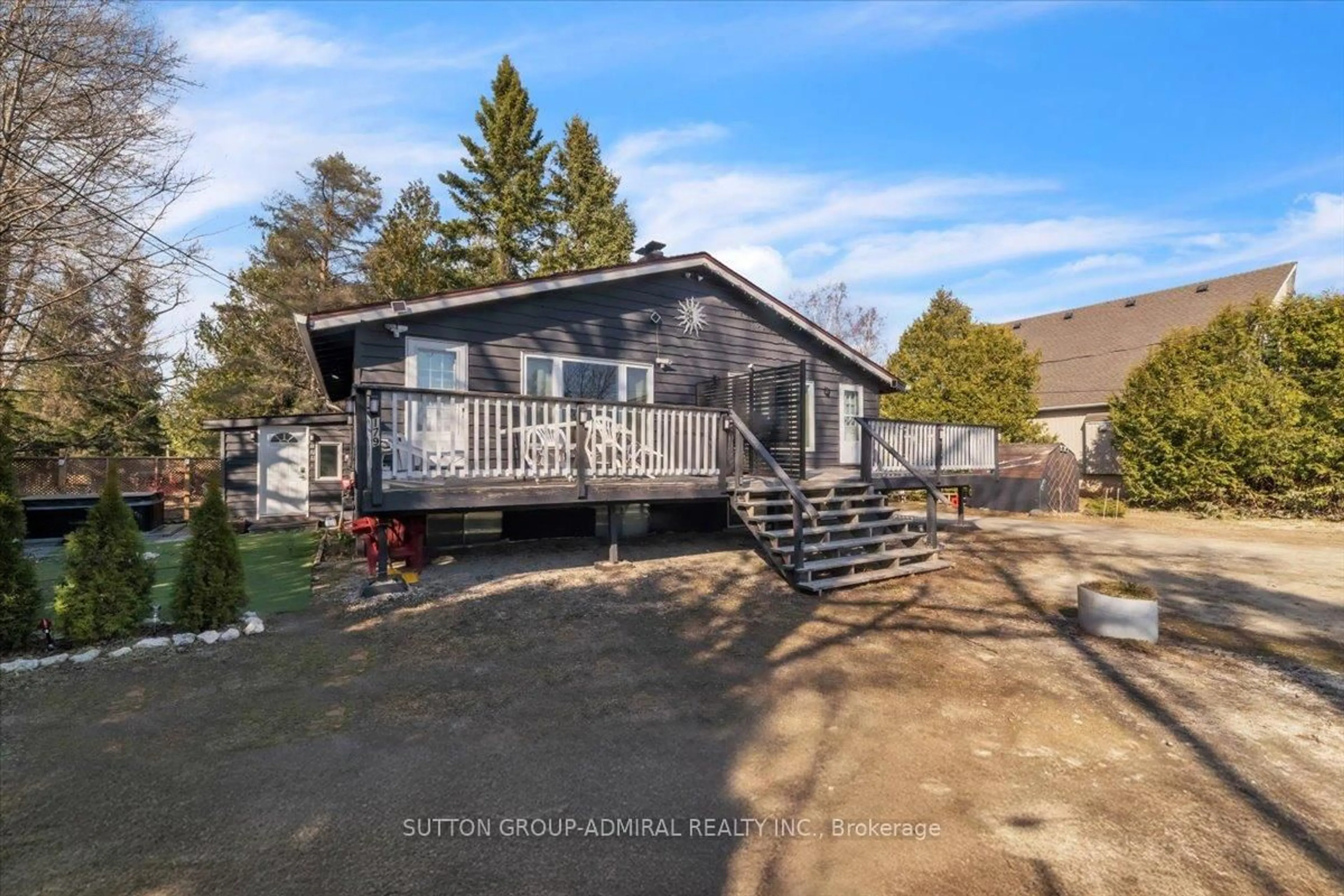 A pic from outside/outdoor area/front of a property/back of a property/a pic from drone, unknown for 181 Arlberg Cres, Blue Mountains Ontario L9Y 0M1