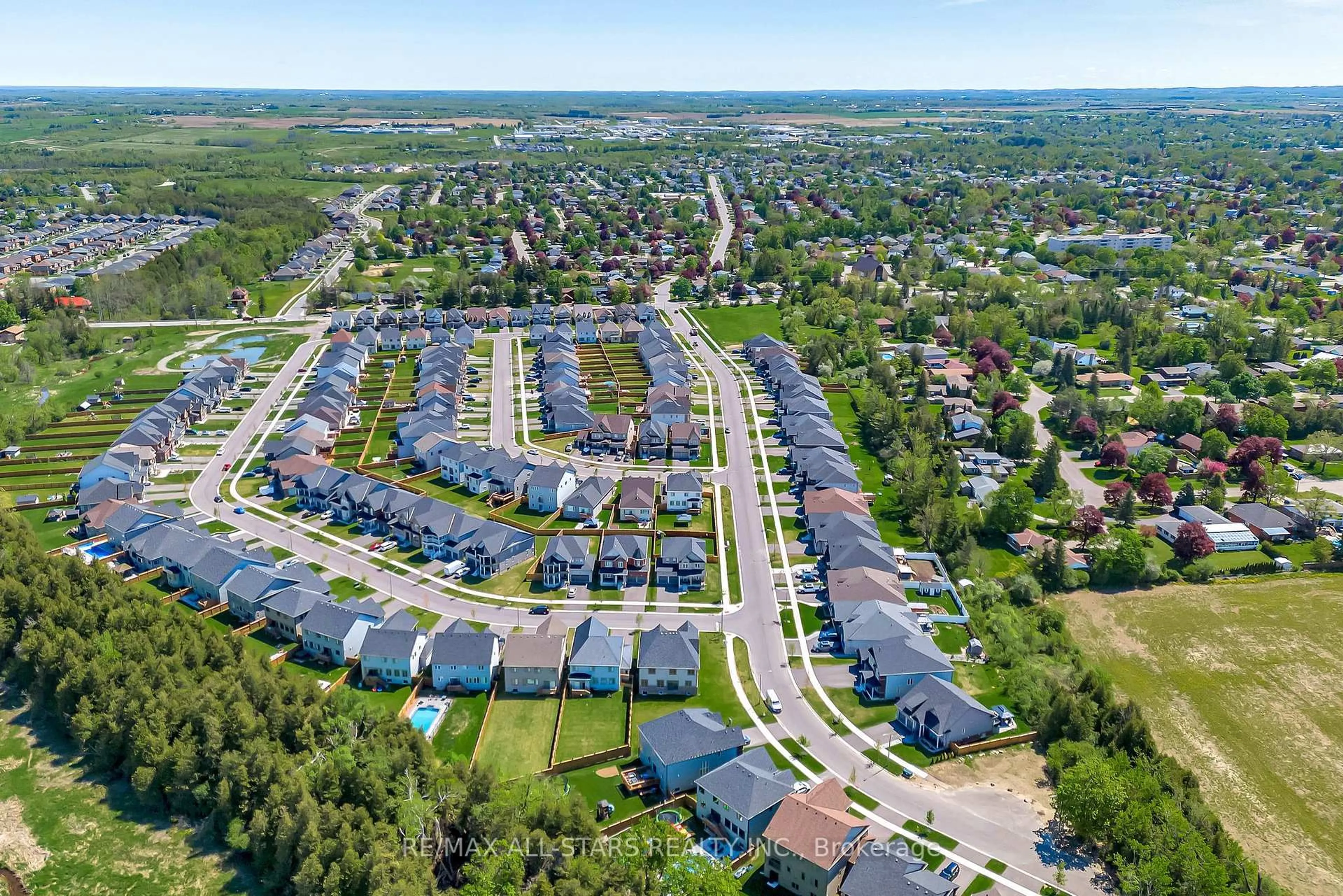 A pic from outside/outdoor area/front of a property/back of a property/a pic from drone, street for 92 Hennessey Cres, Kawartha Lakes Ontario K9V 1P4