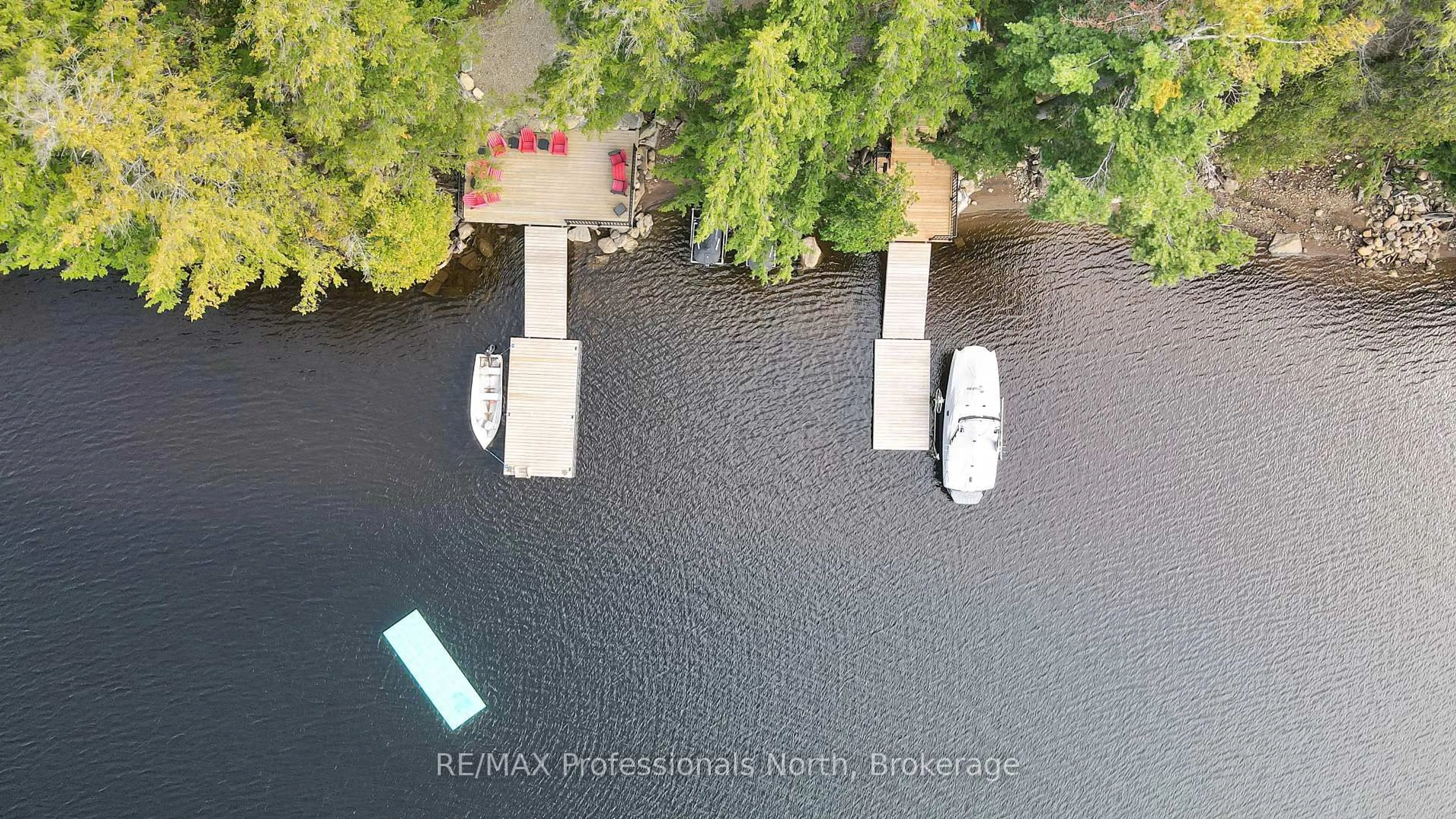 A pic from outside/outdoor area/front of a property/back of a property/a pic from drone, water/lake/river/ocean view for 1034 Lone Wolf Cres, Dysart et al Ontario K0M 1S0