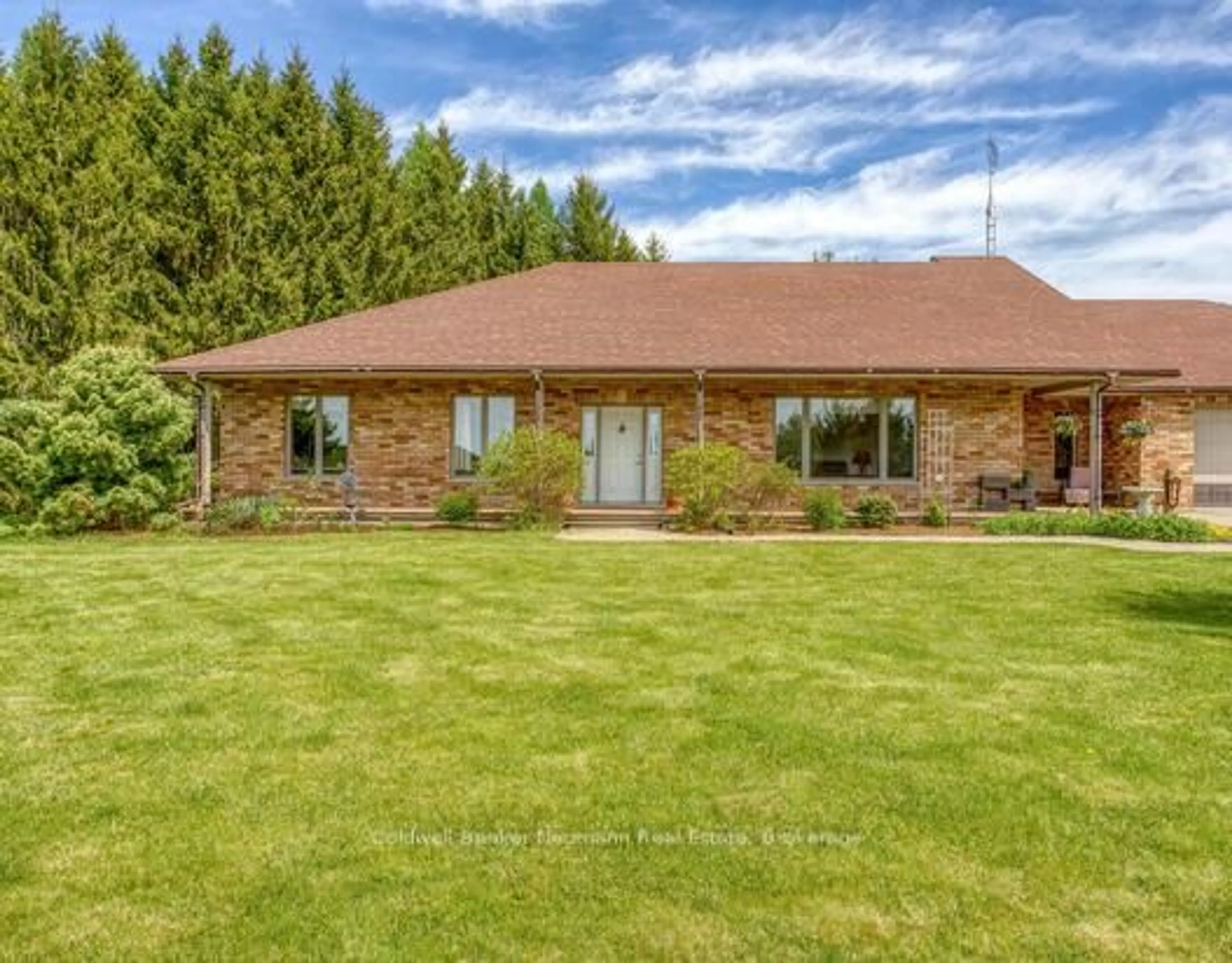 Home with brick exterior material, unknown for 8562 Sideroad 15 Sdrd, Centre Wellington Ontario N0B 1J0