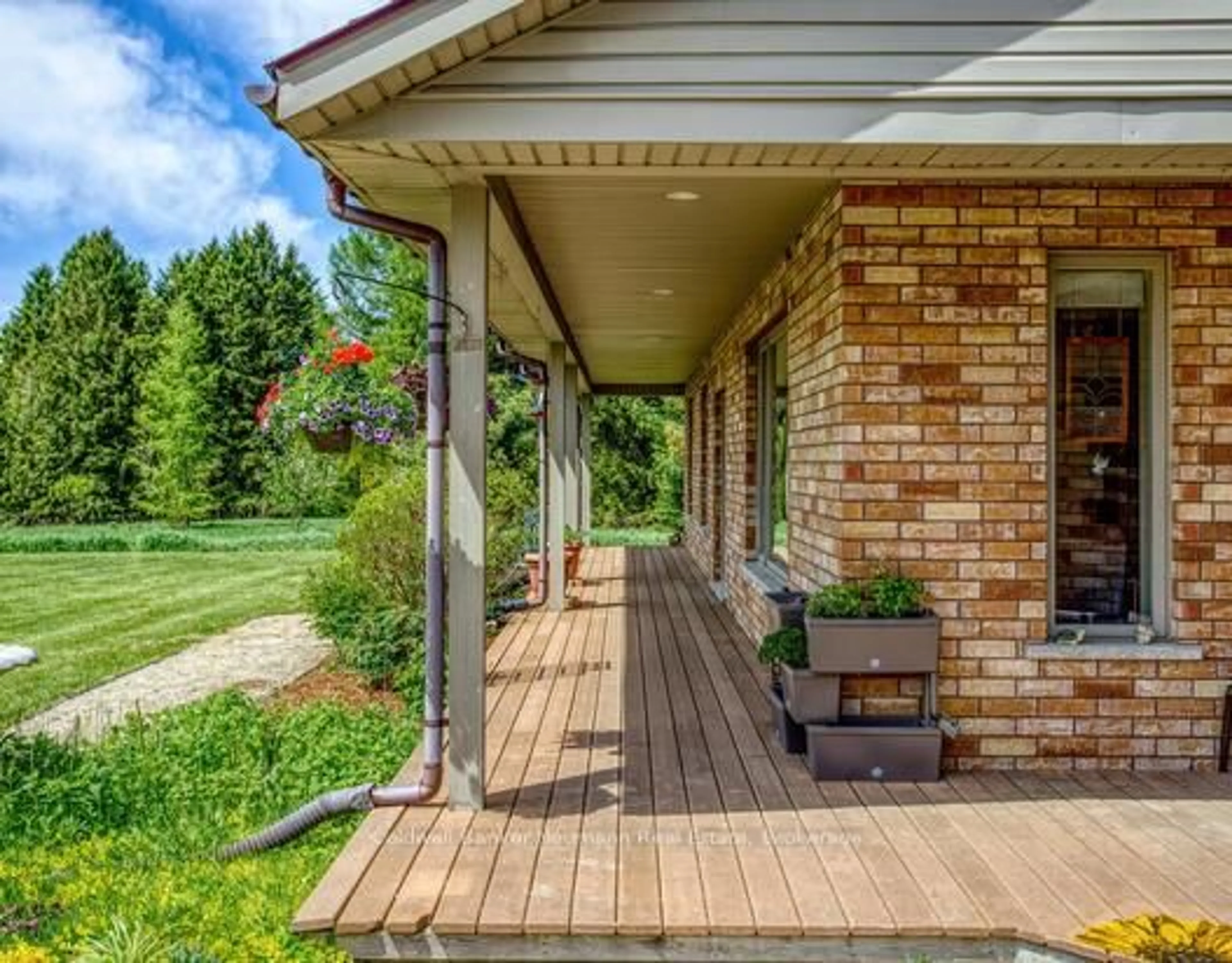 Unknown for 8562 Sideroad 15 Sdrd, Centre Wellington Ontario N0B 1J0