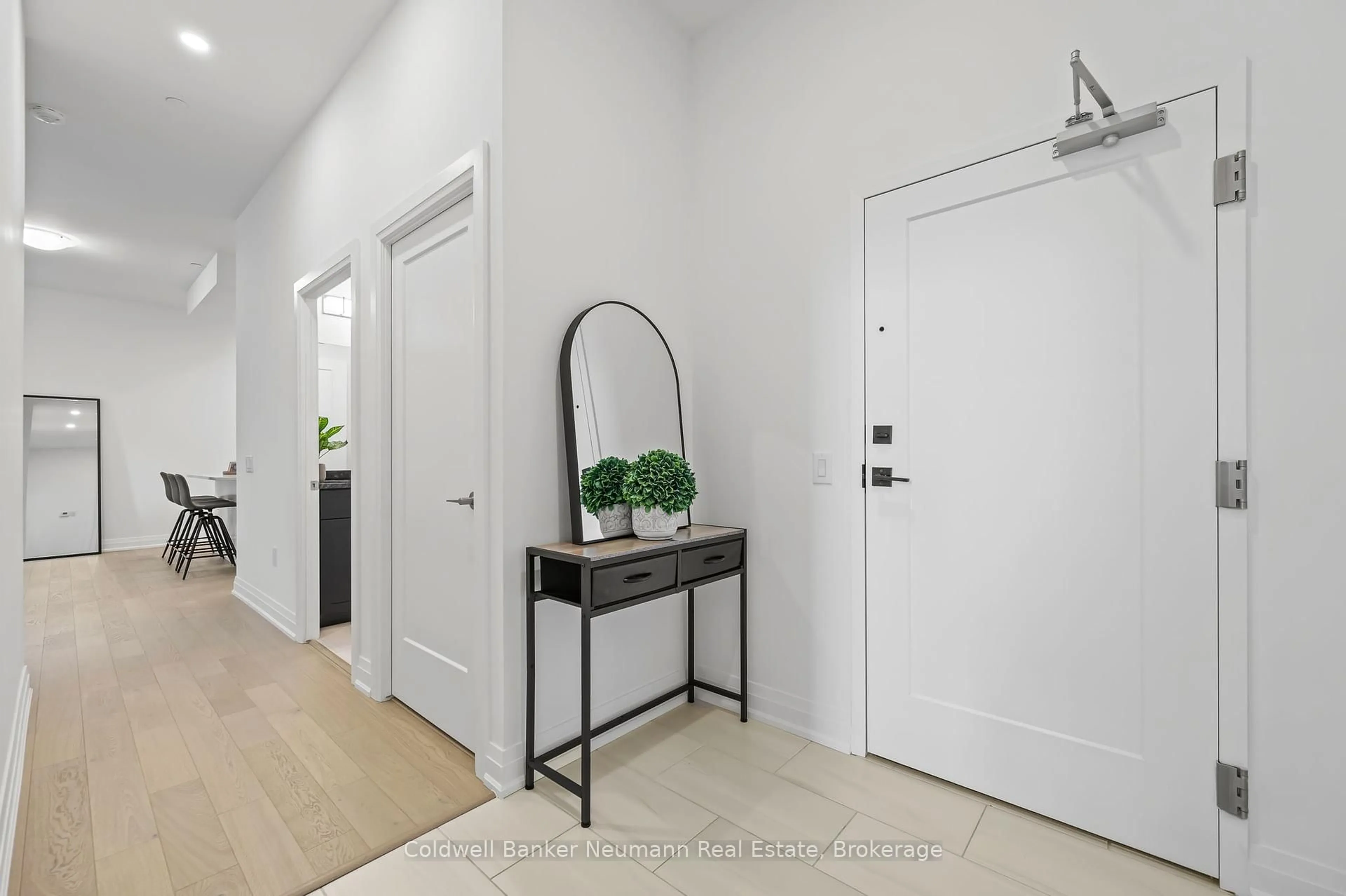 Indoor entryway for 71 Wyndham St #101, Guelph Ontario N1E 5R3