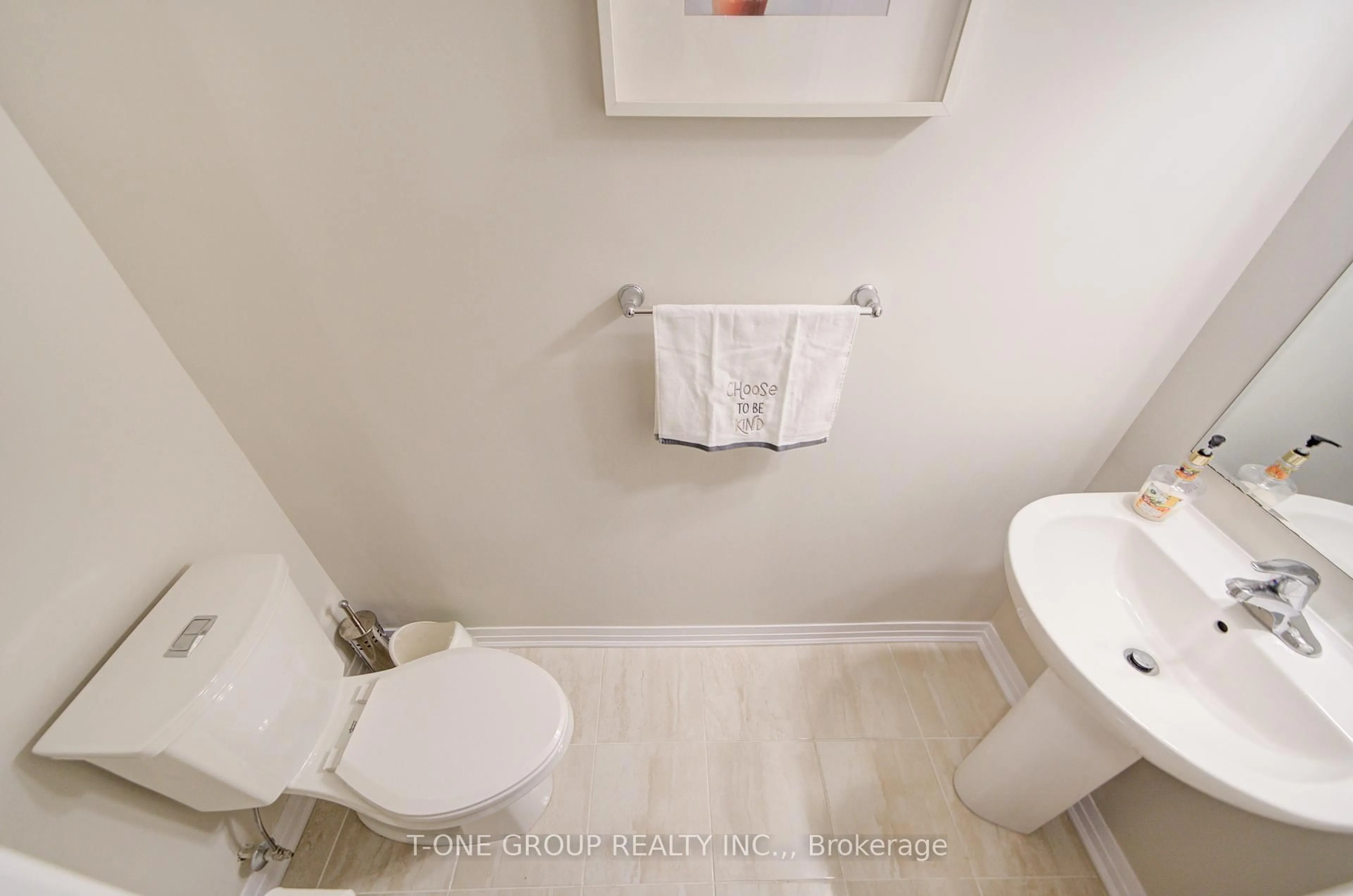 Standard bathroom, unknown for 30 Vitality Dr, Kitchener Ontario N2R 0R7