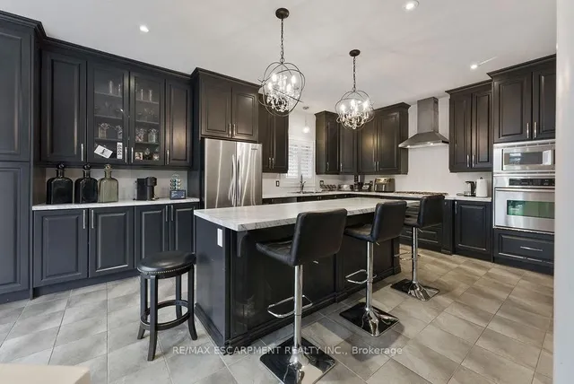 Additional property image - 12 Ascoli Dr