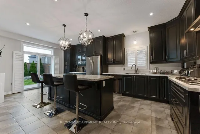 Additional property image - 12 Ascoli Dr