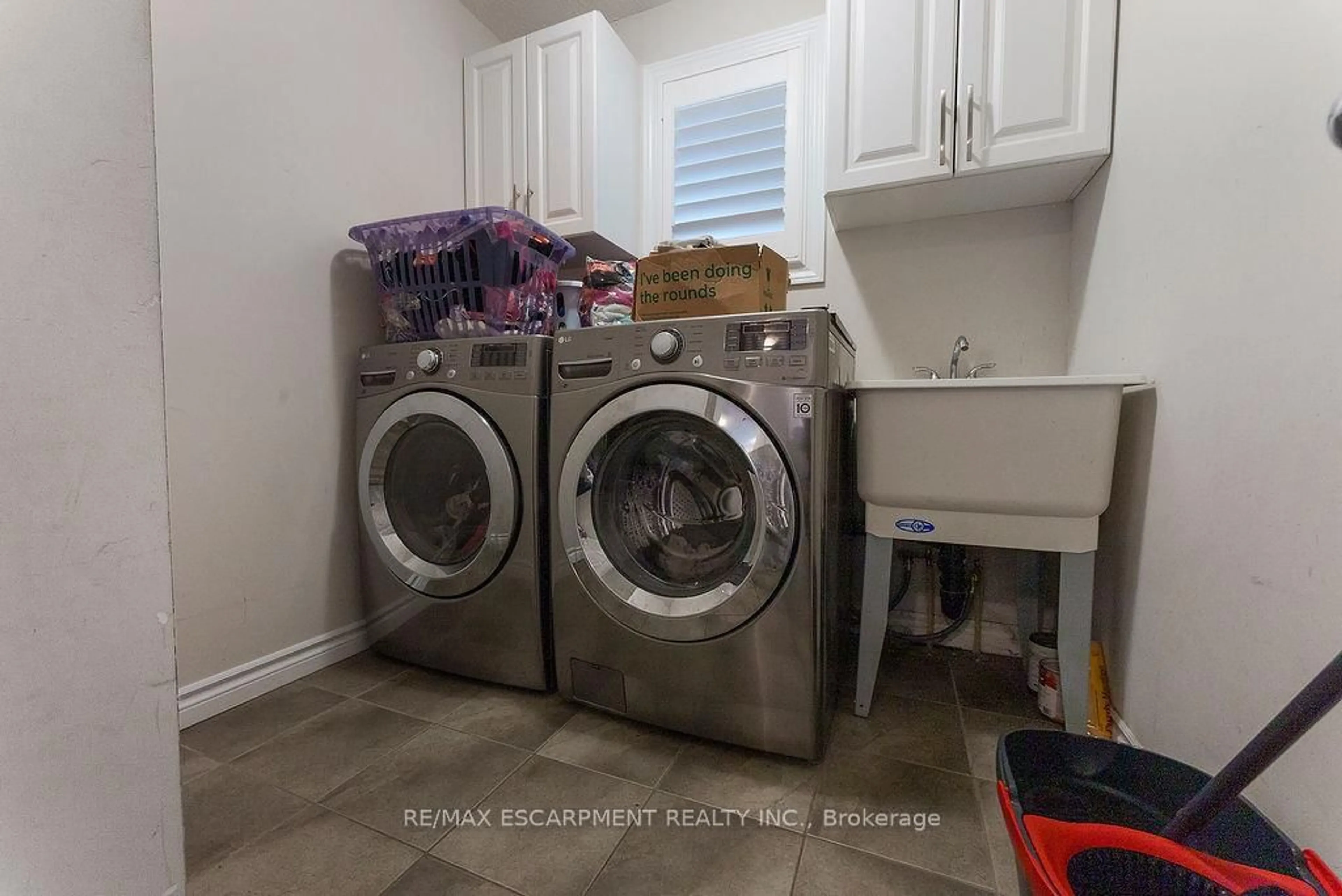 Laundry room for 12 Ascoli Dr, Hamilton Ontario L9B 0H8